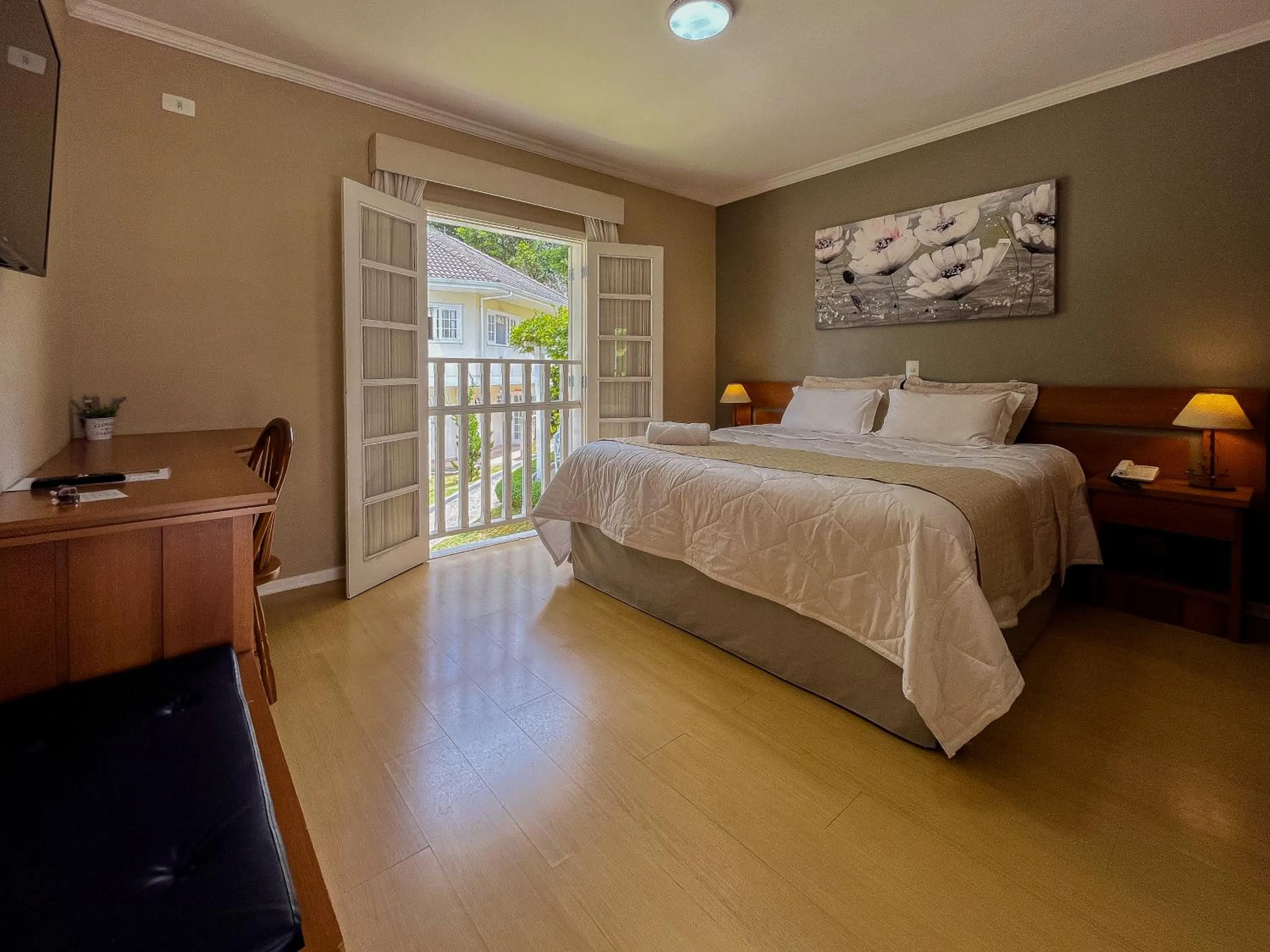 Bedroom, Bed in Pousada Nacional Inn Campos do Jordão