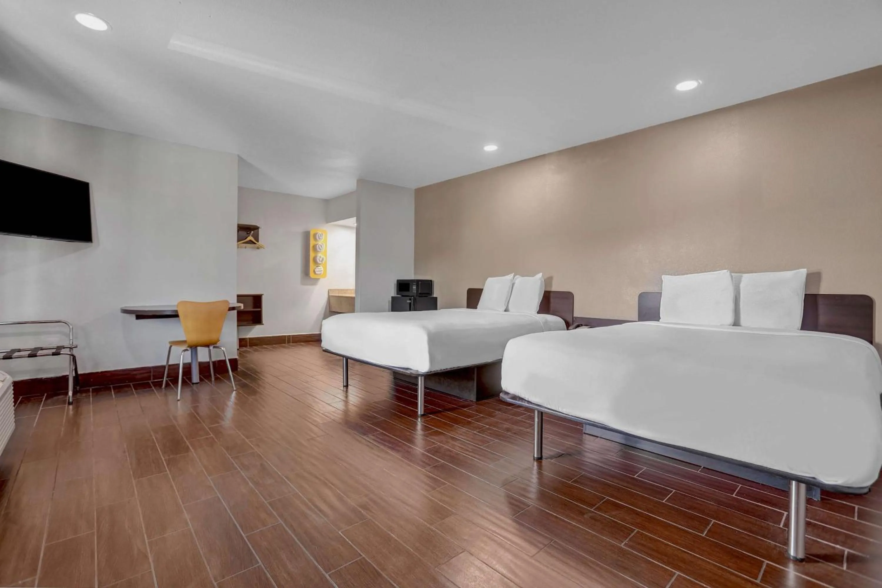 Photo of the whole room in Motel 6-Ukiah, CA - North