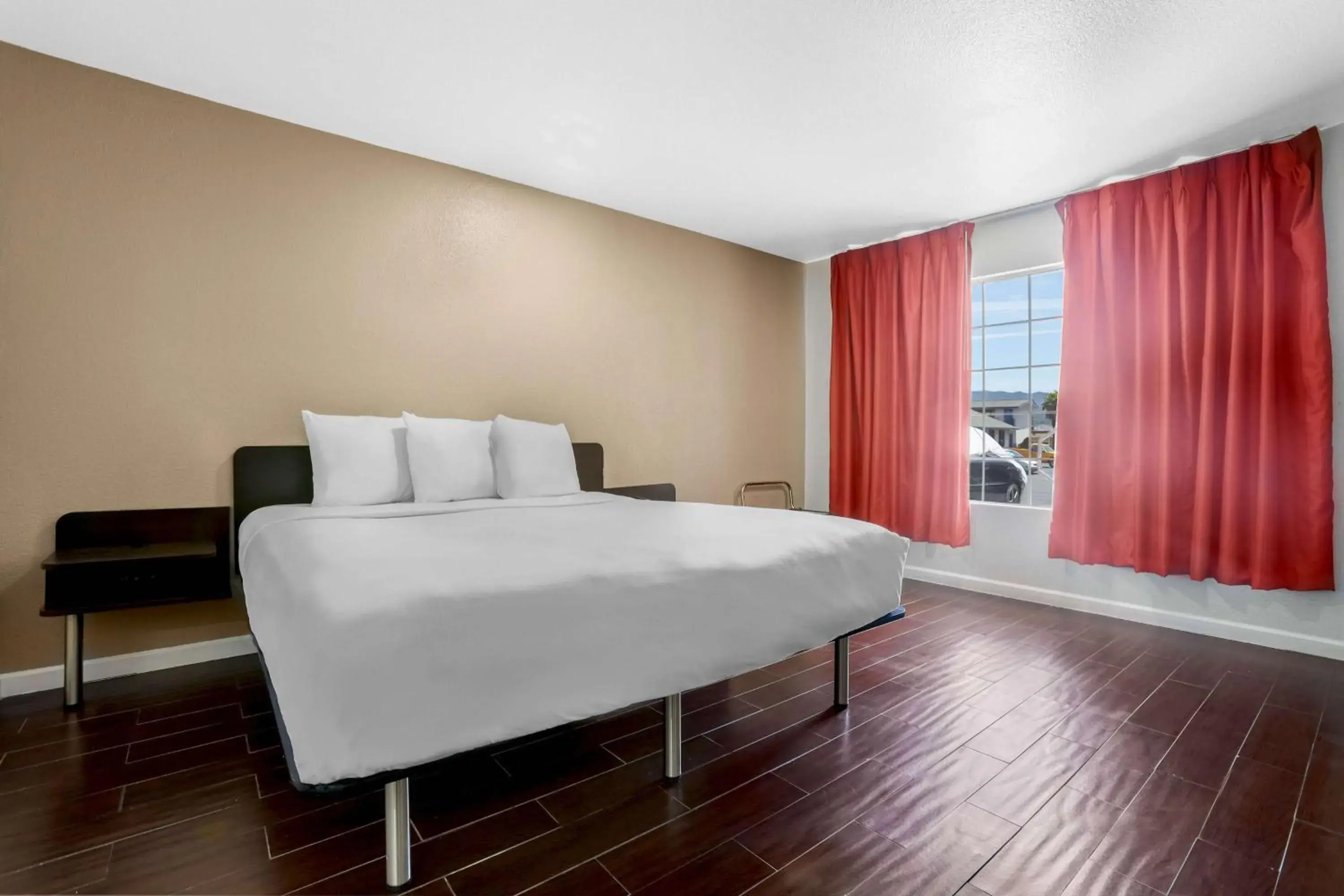 King Room - Non-Smoking in Motel 6-Ukiah, CA - North King Room - Non-Smoking in Motel 6-Ukiah, CA - North