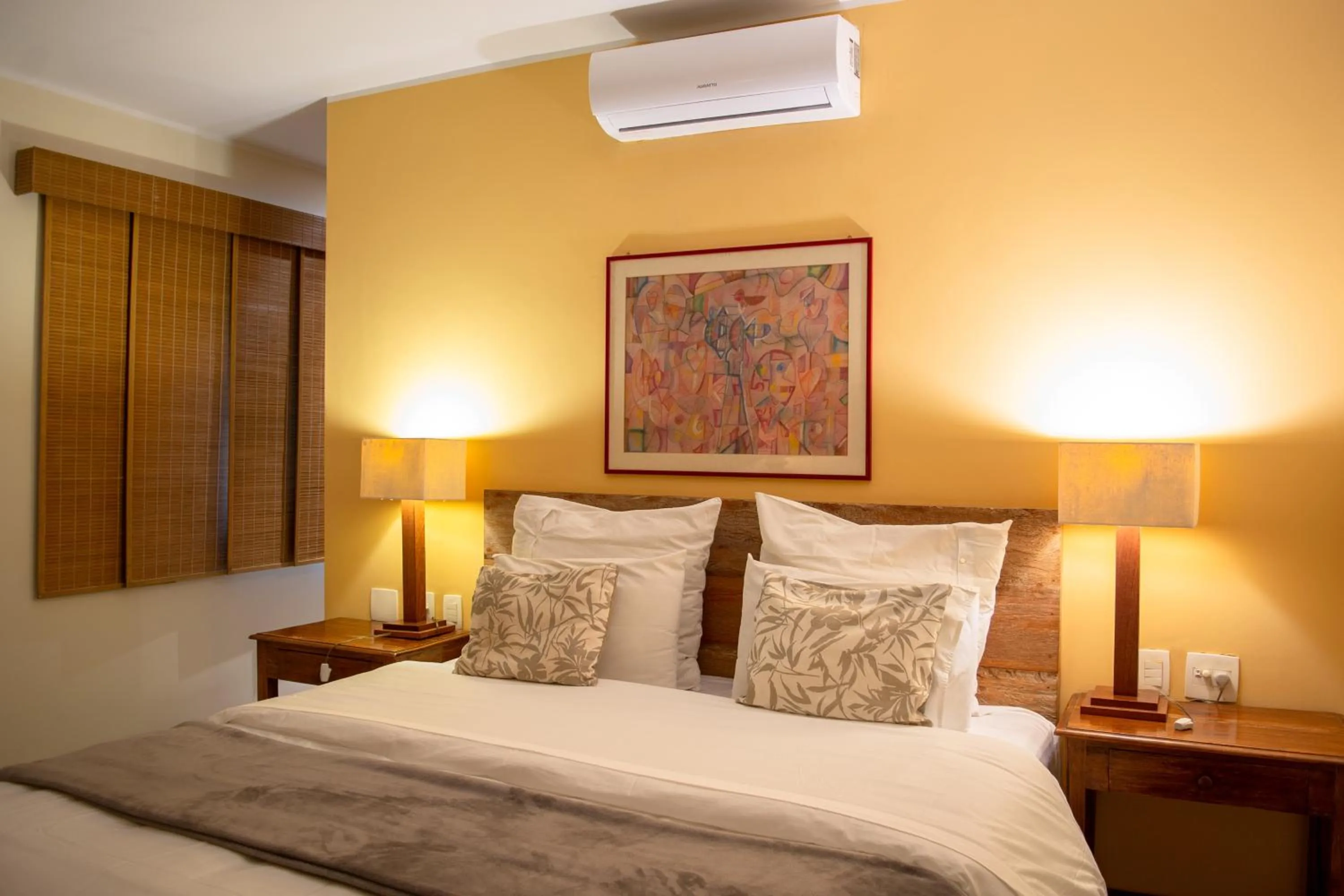 Photo of the whole room, Bed in Pousada da Cyssa