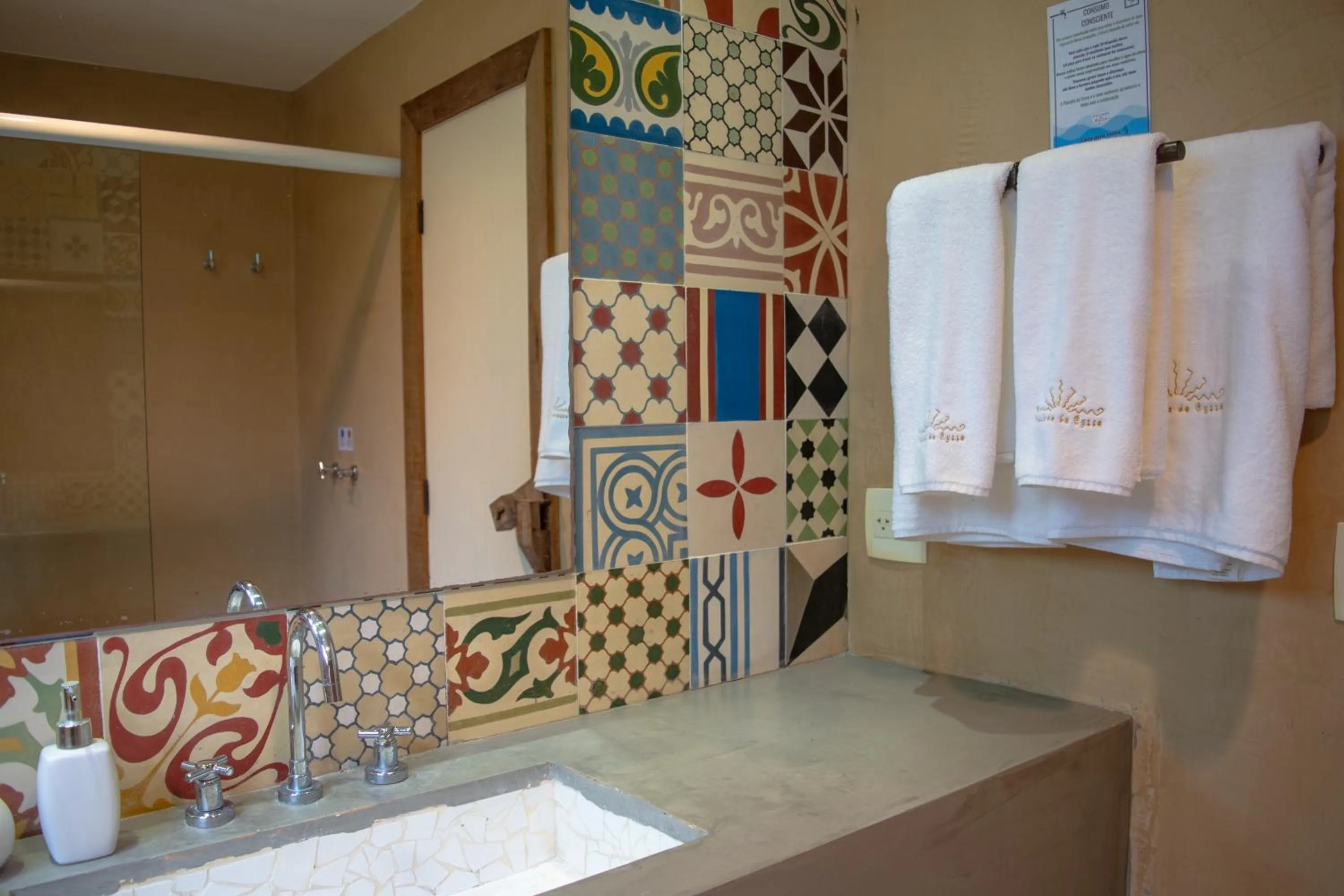 Bathroom in Pousada da Cyssa
