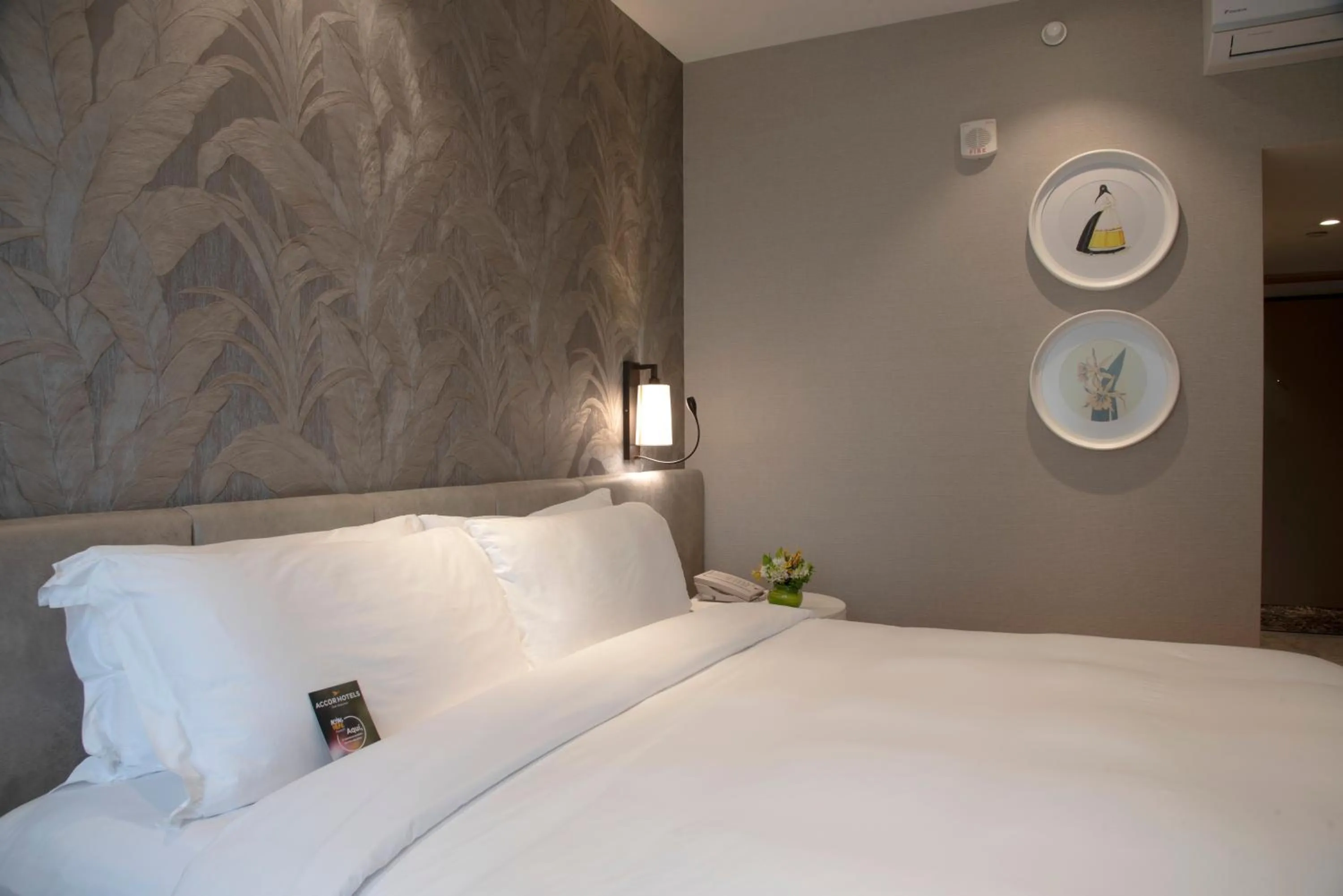 Photo of the whole room, Bed in Manto Hotel Lima - MGallery Collection