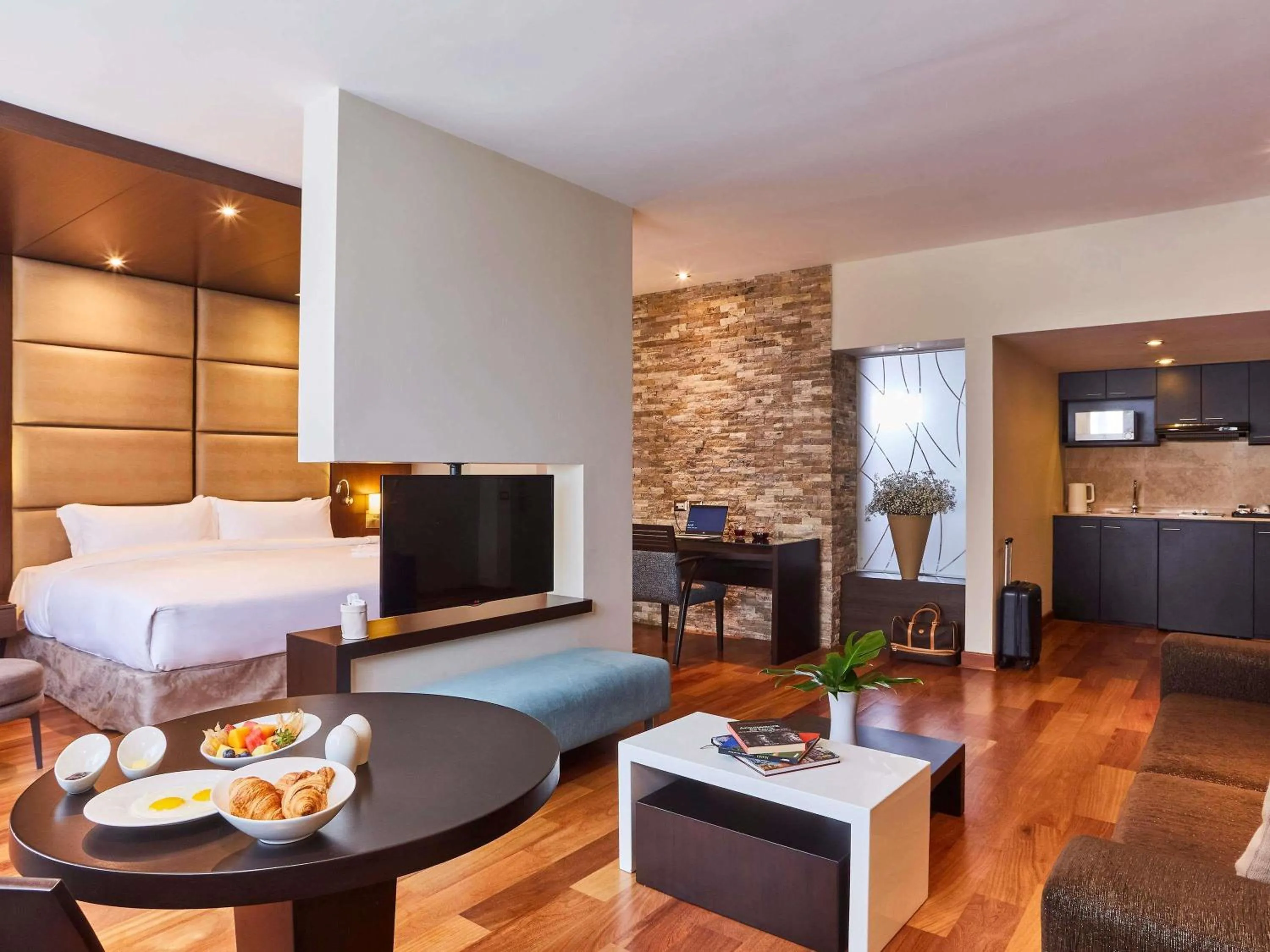 Bedroom, Bed in Manto Hotel Lima - MGallery Collection