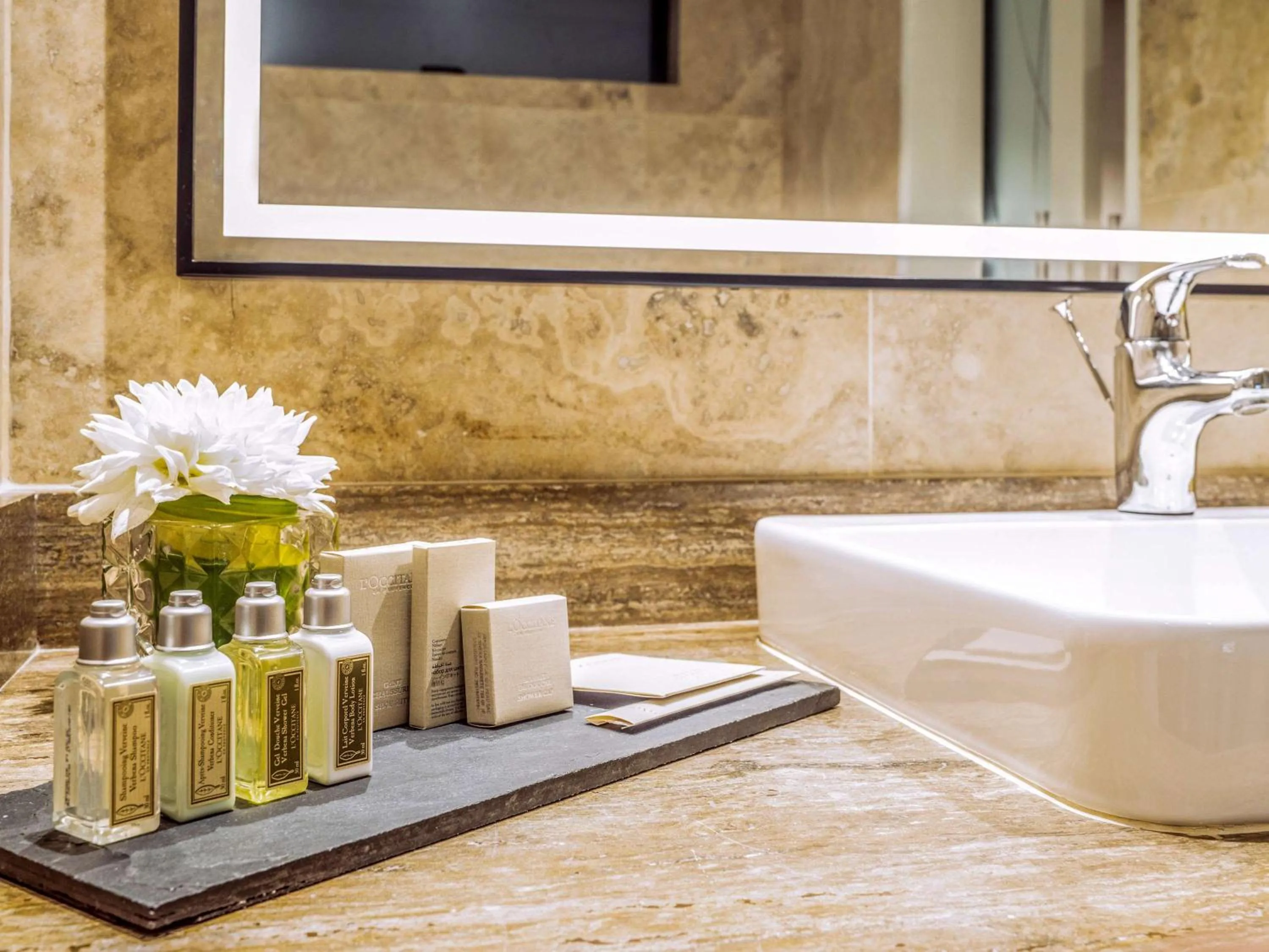 Photo of the whole room in Manto Hotel Lima - MGallery Collection