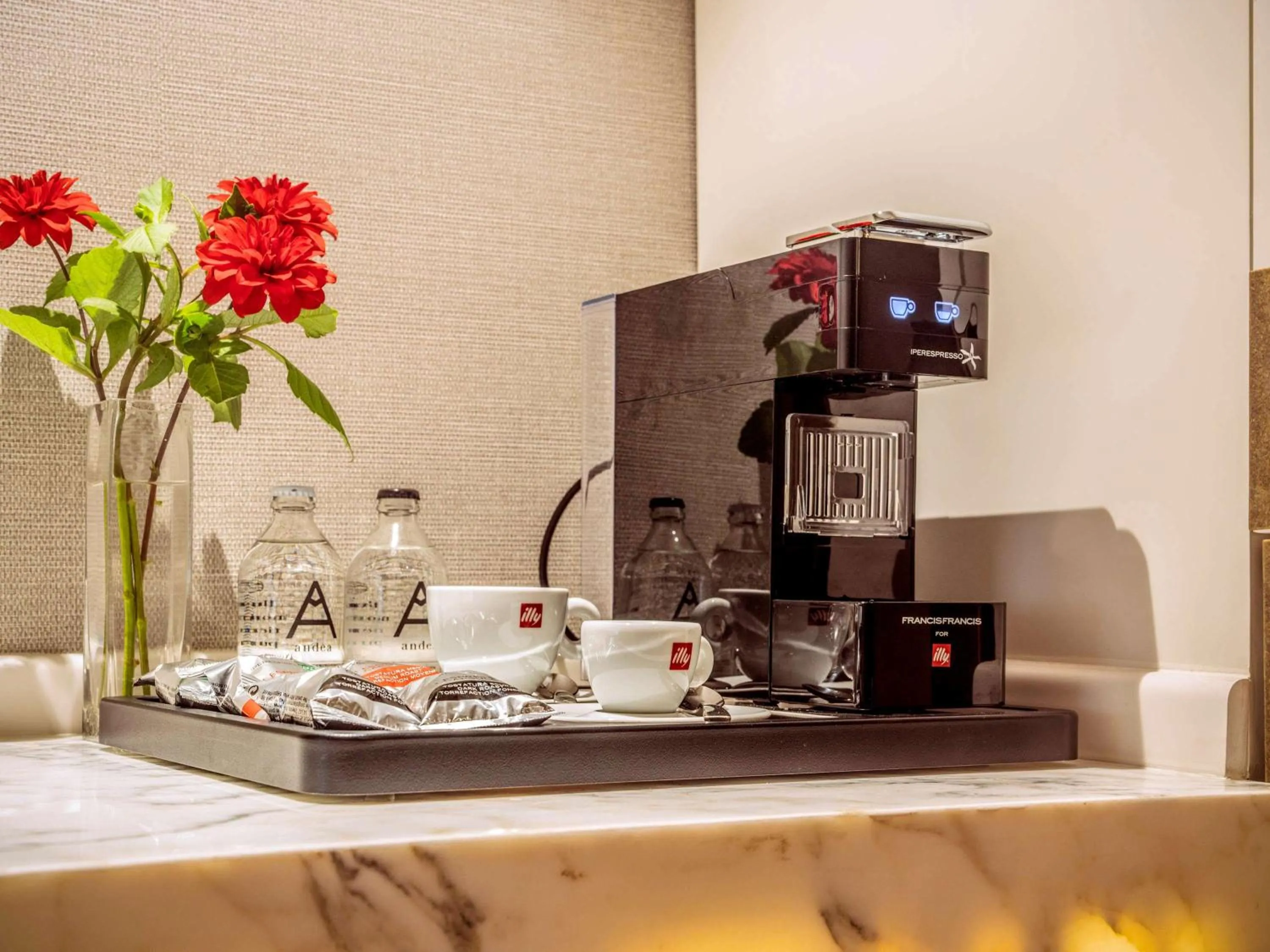 Photo of the whole room in Manto Hotel Lima - MGallery Collection