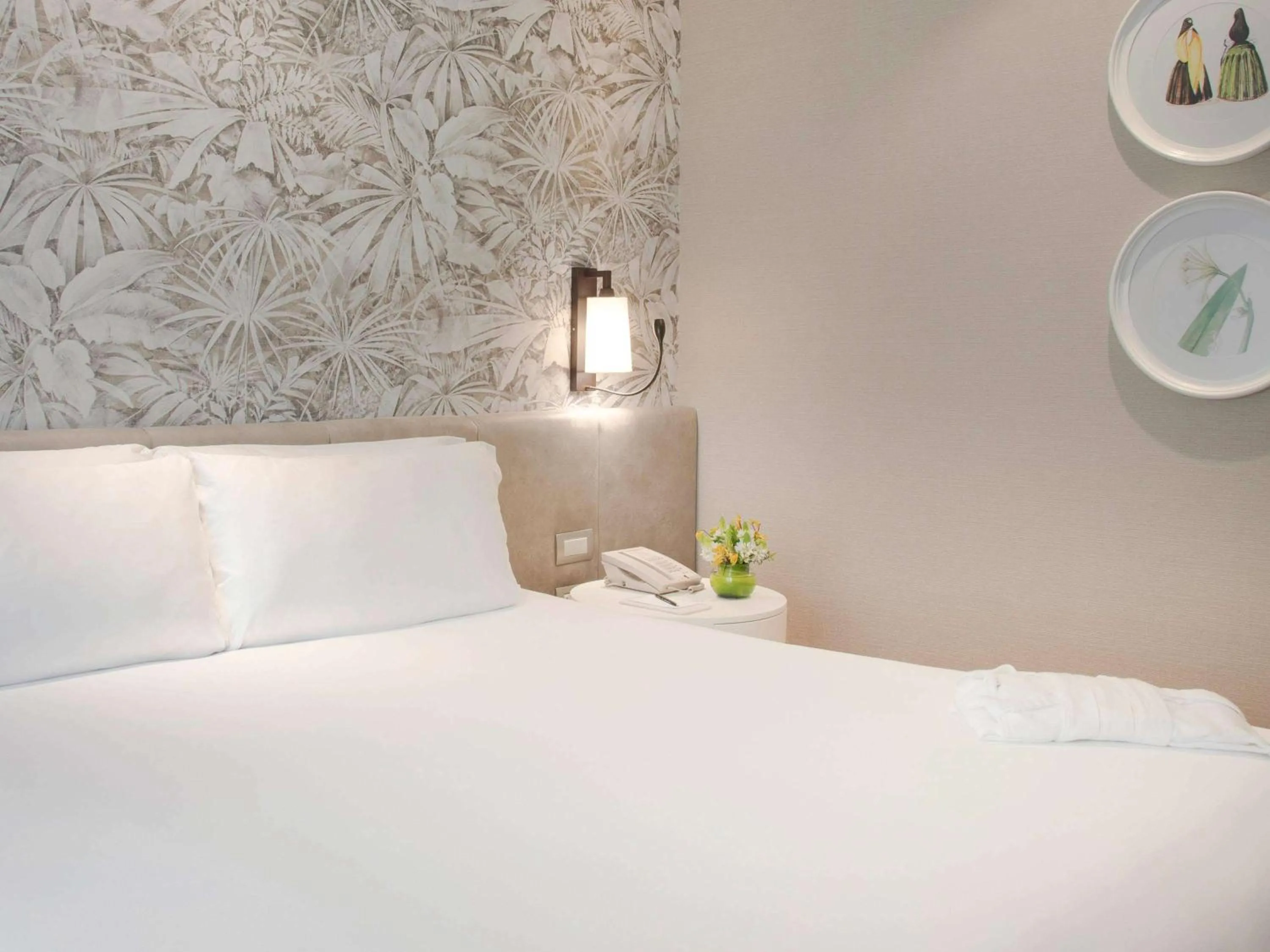 Photo of the whole room, Bed in Manto Hotel Lima - MGallery Collection