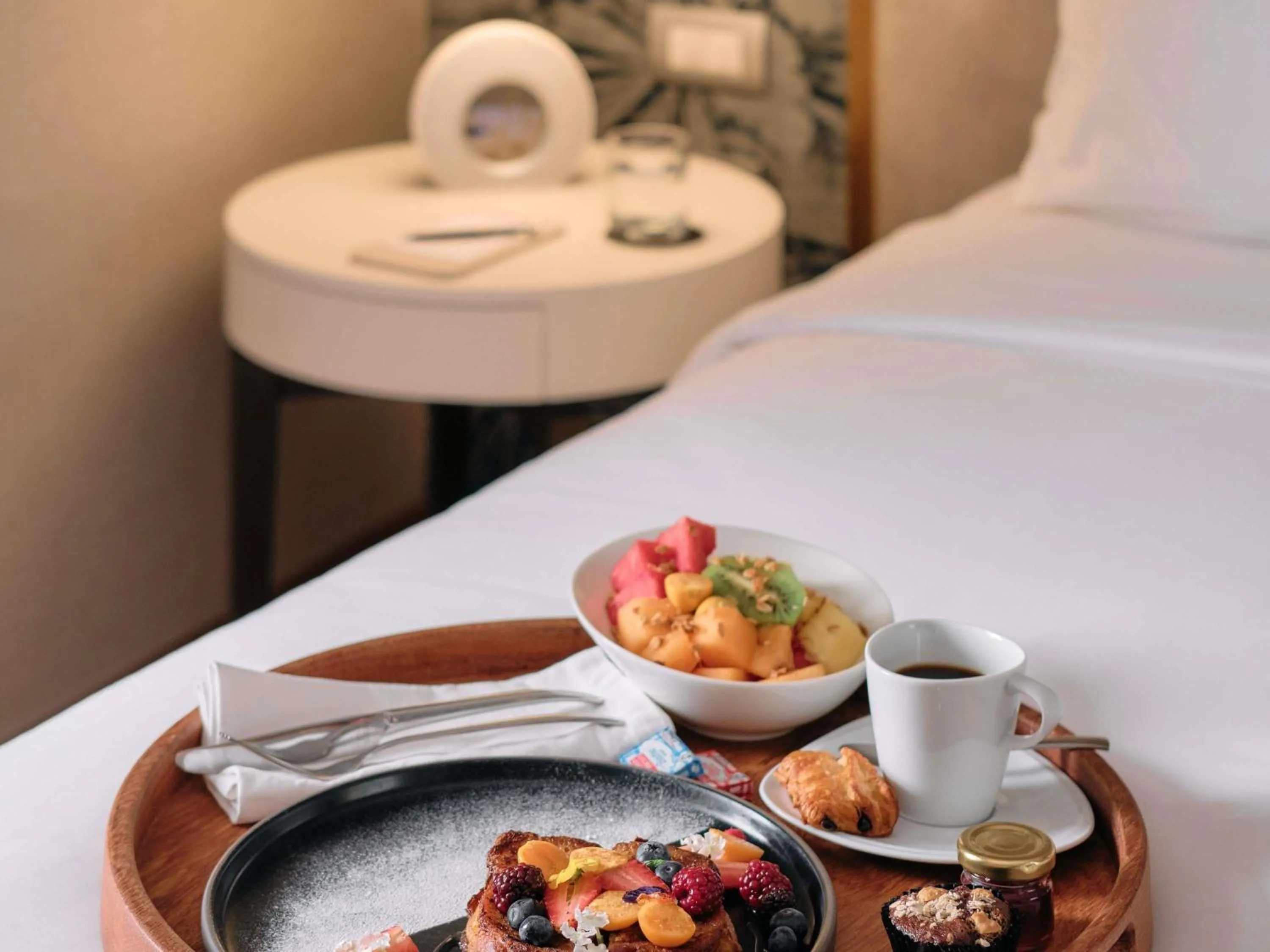 Bedroom, Bed in Manto Hotel Lima - MGallery Collection