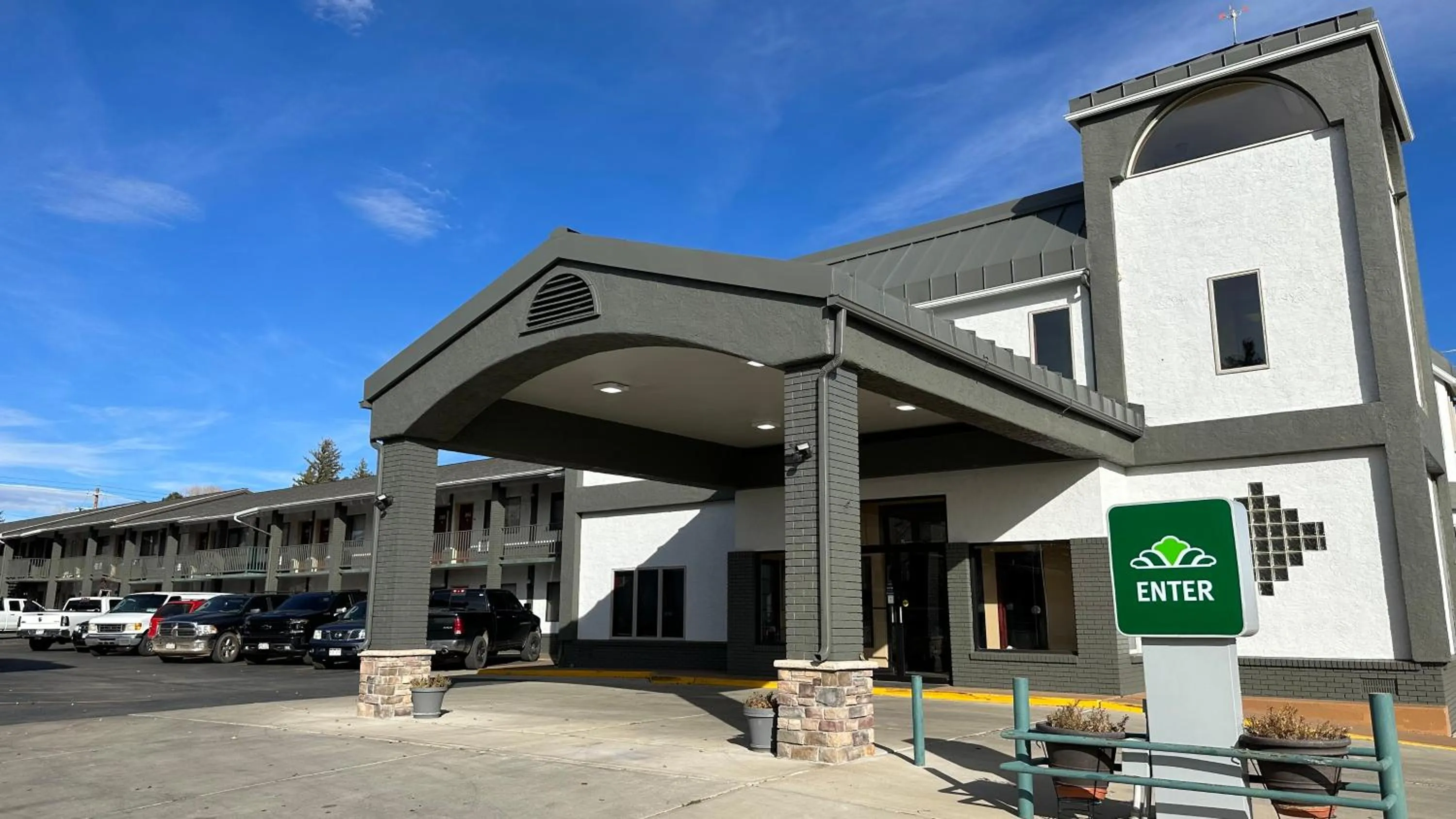 Property building in Wingate by Wyndham Gunnison Near Western Colorado University