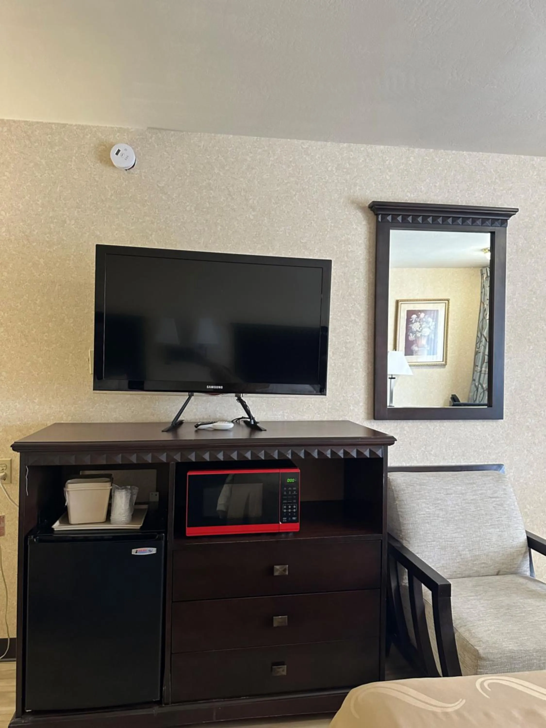 TV and multimedia, Bed in Wingate by Wyndham Gunnison Near Western Colorado University