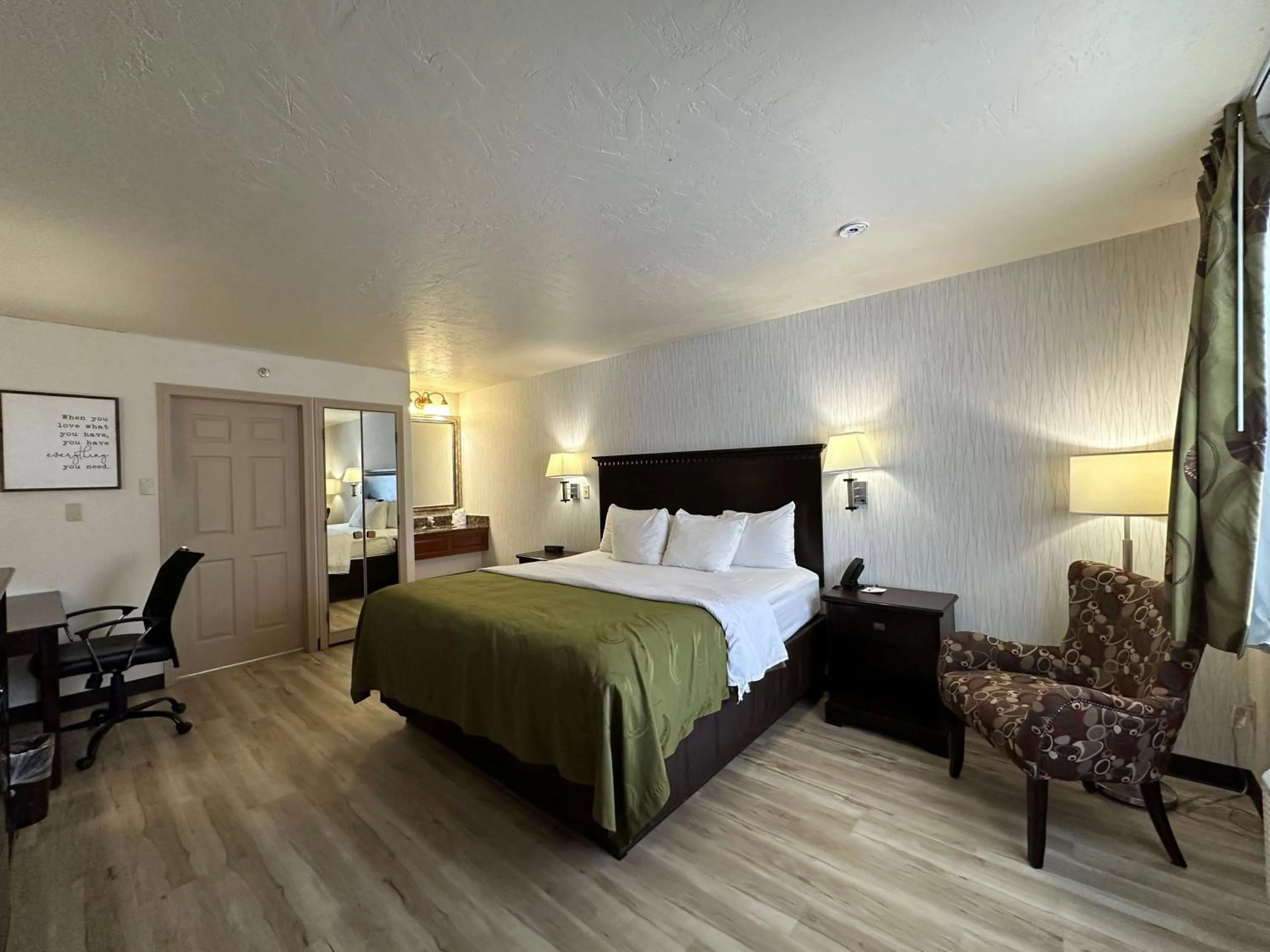 Bed in Wingate by Wyndham Gunnison Near Western Colorado University