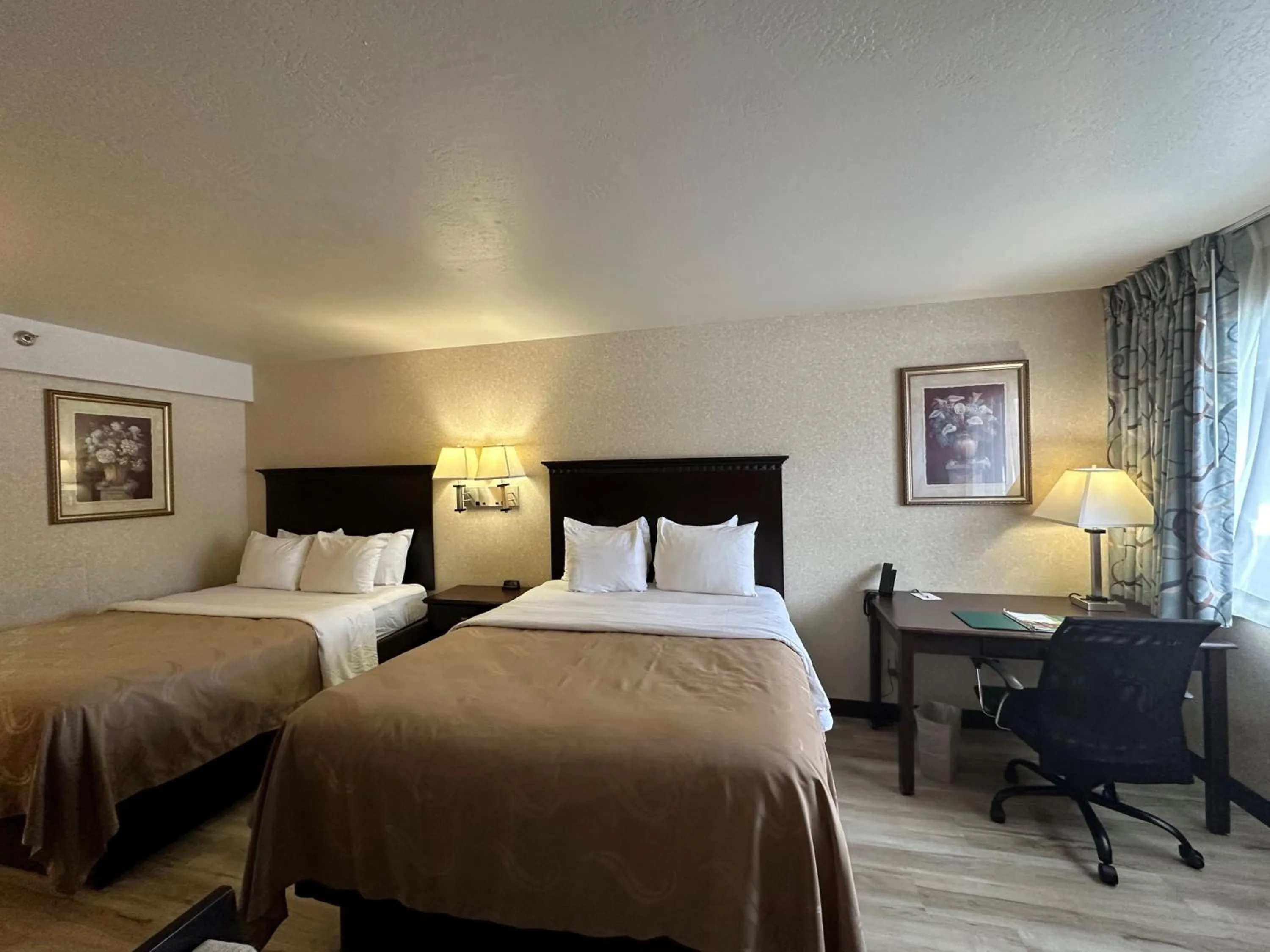 Bed in Wingate by Wyndham Gunnison Near Western Colorado University