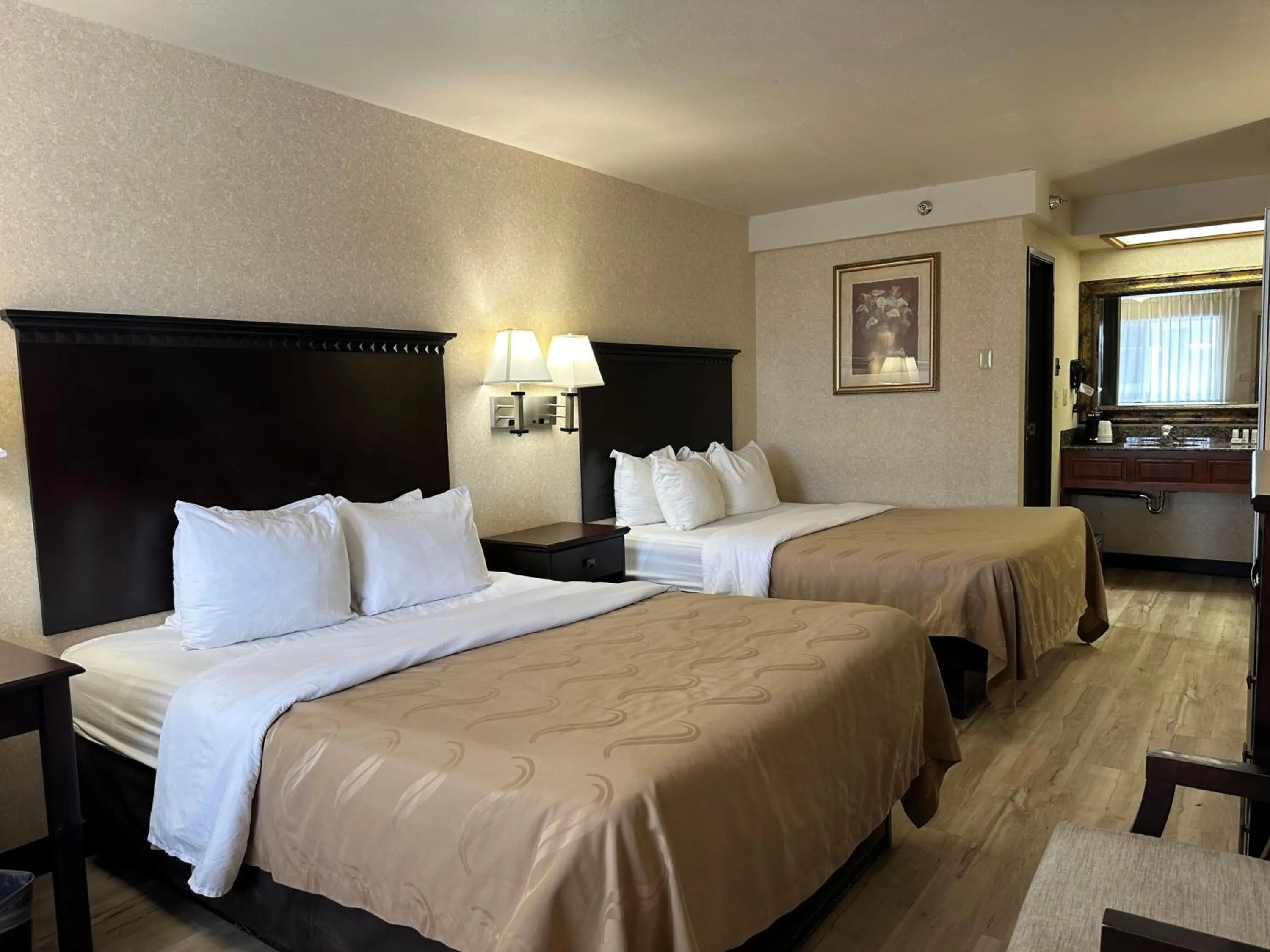 Bed in Wingate by Wyndham Gunnison Near Western Colorado University