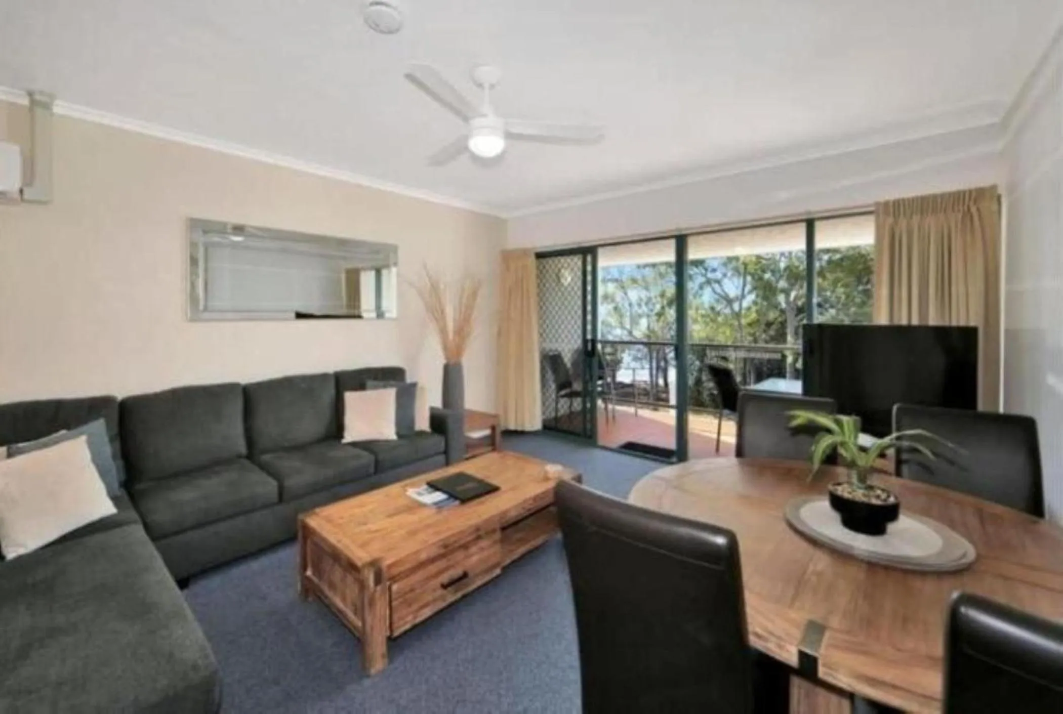 Living room in Shelly Bay Resort