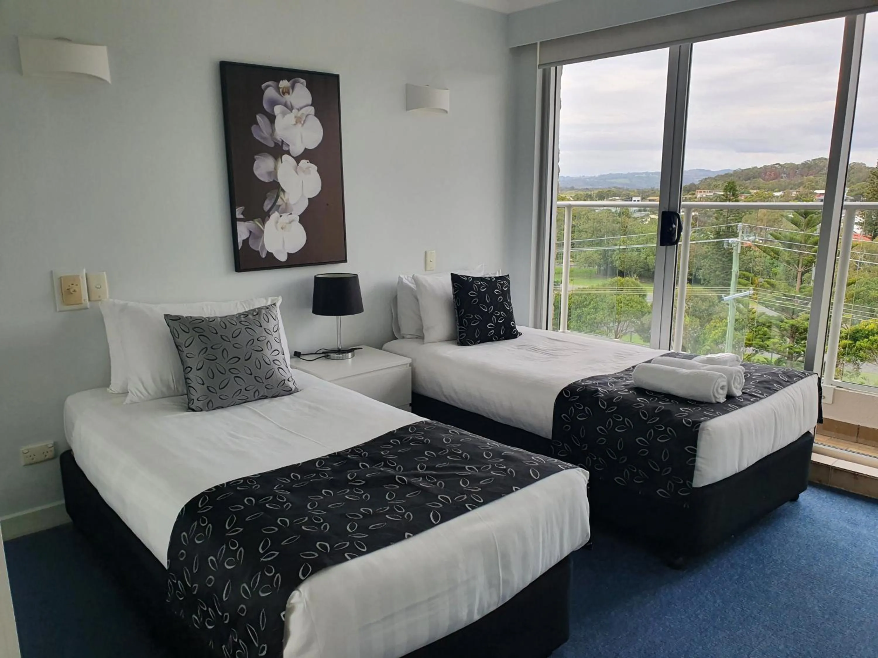 Bedroom, Bed in Pacific Surf Absolute Beachfront Apartments