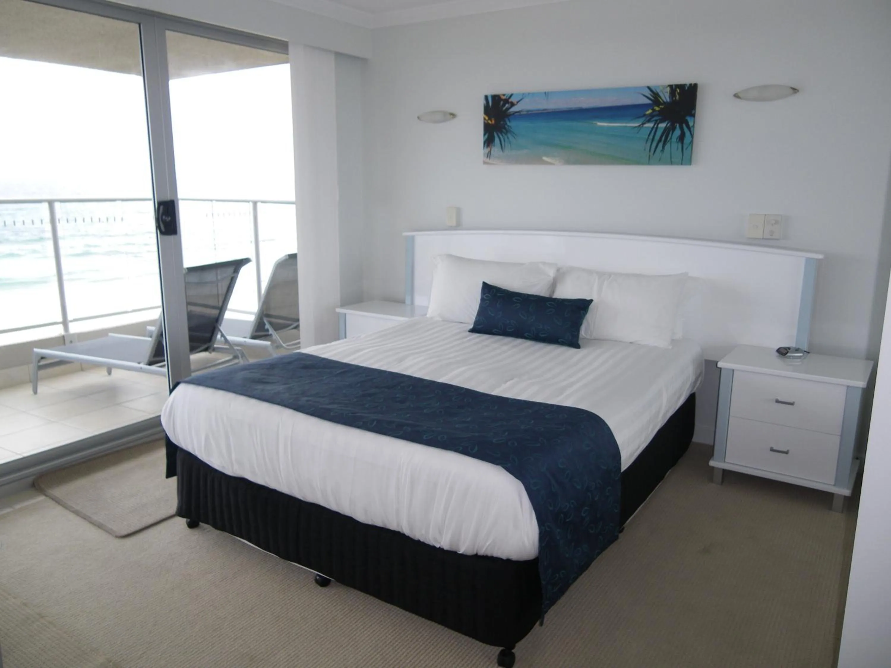 Day, Bed in Pacific Surf Absolute Beachfront Apartments