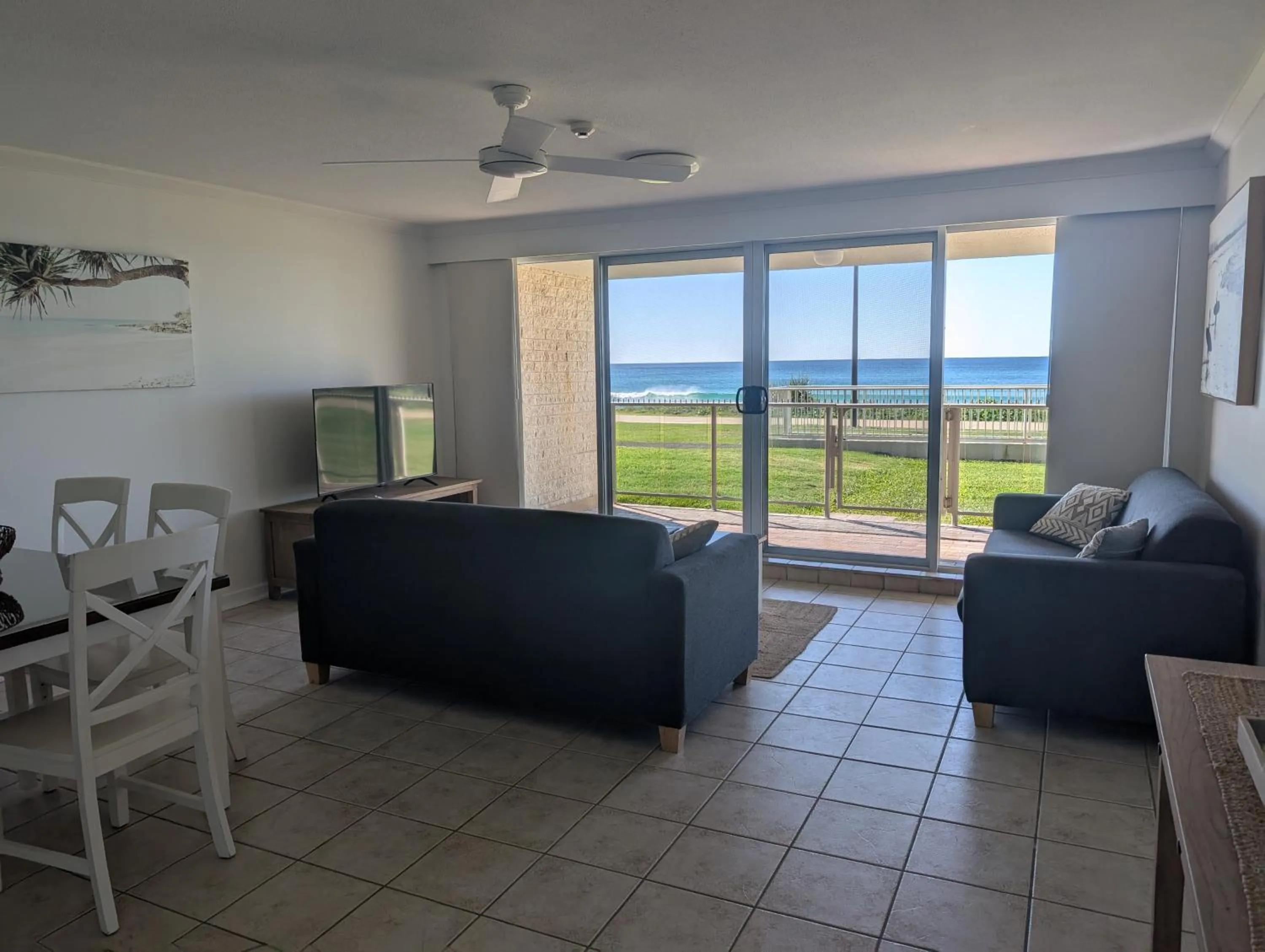 Pacific Surf Absolute Beachfront Apartments