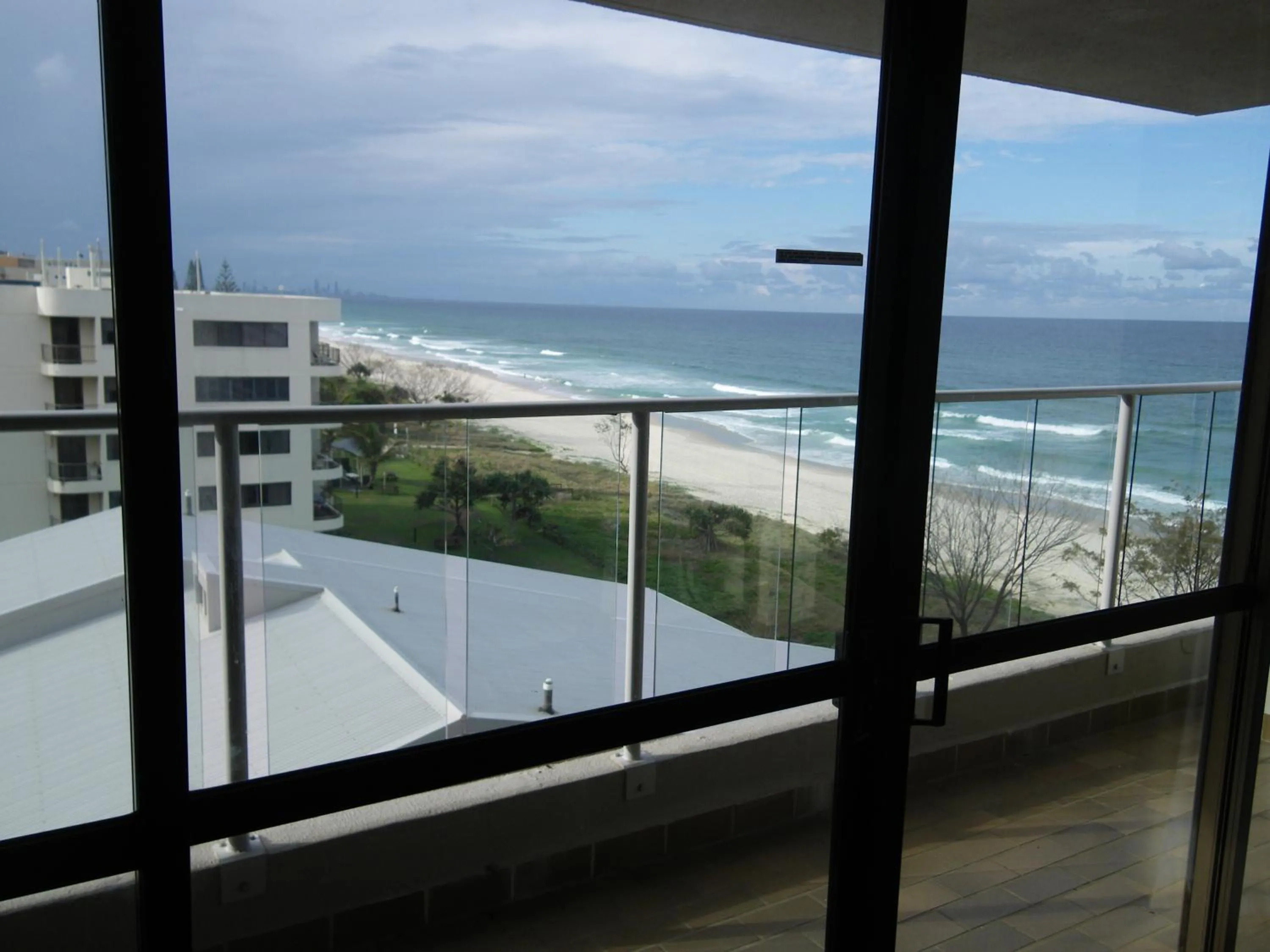 Day in Pacific Surf Absolute Beachfront Apartments
