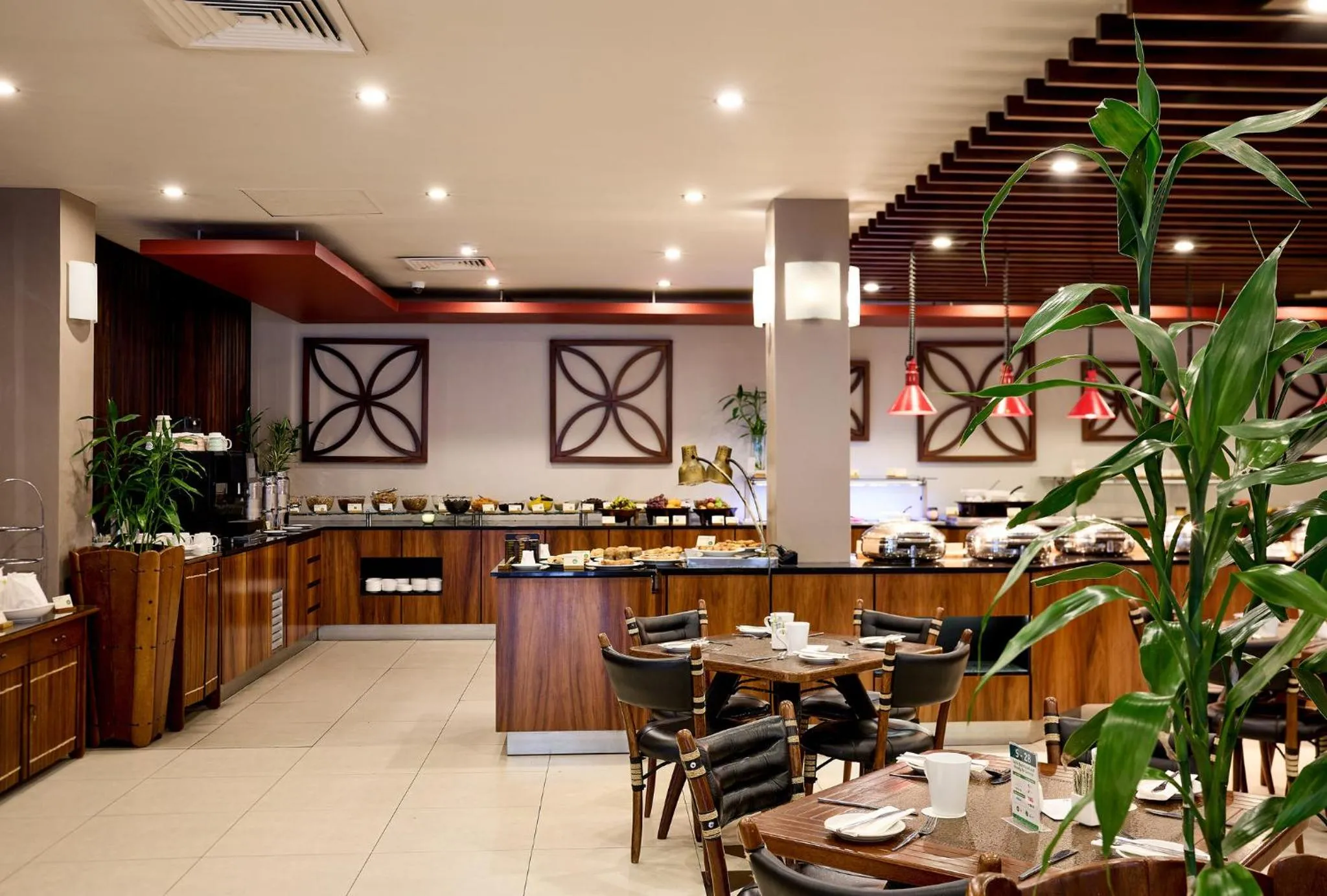 Restaurant/places to eat in Holiday Inn Suva by IHG