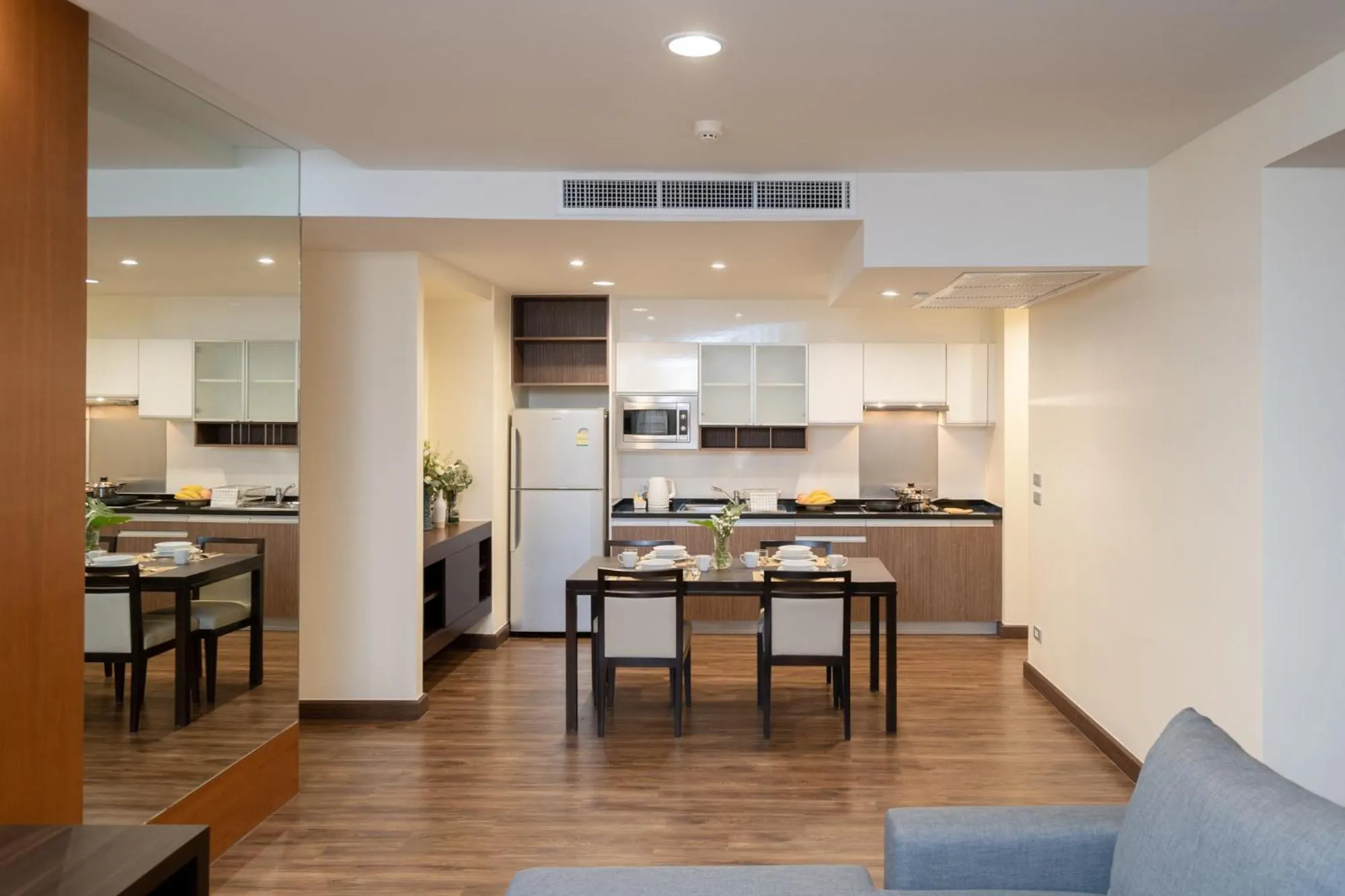 Kitchen or kitchenette in Amanta Hotel & Residence Ratchada