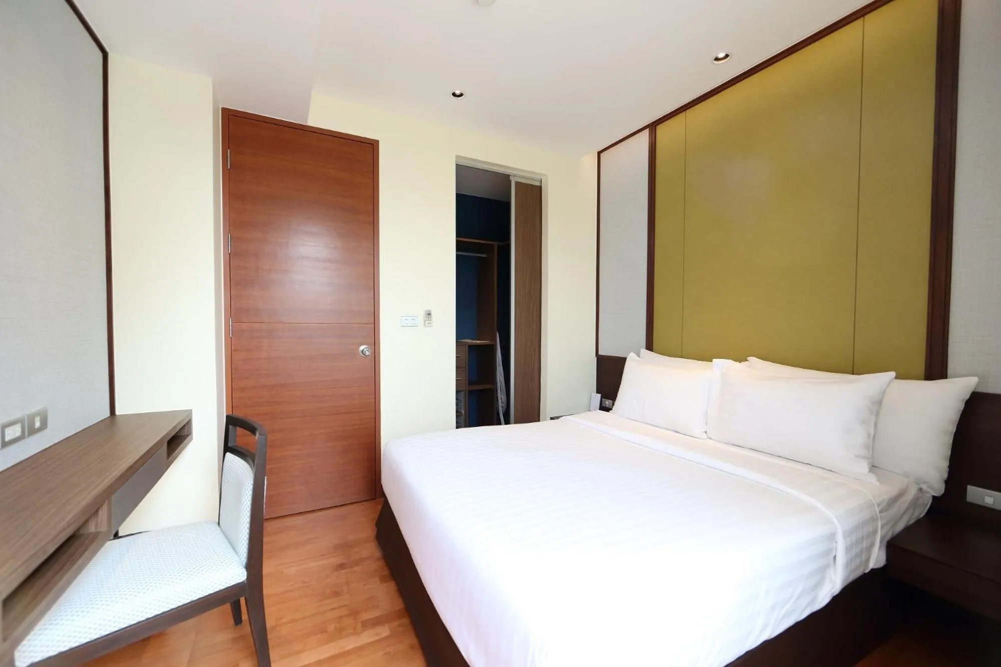 Bed in Amanta Hotel & Residence Ratchada