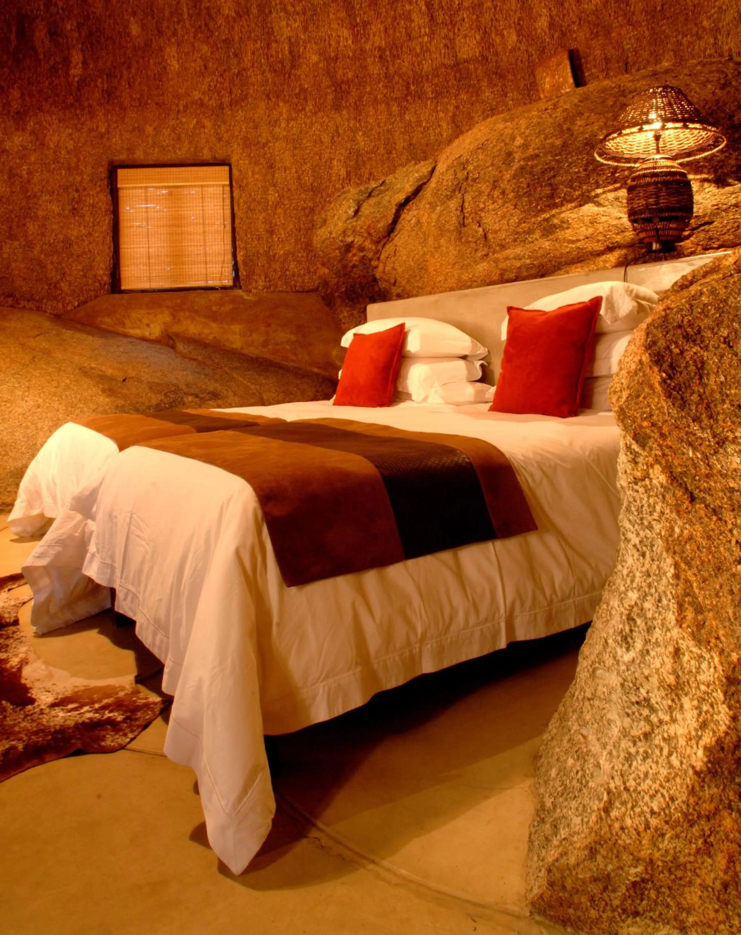 Photo of the whole room, Bed in Naries Namakwa Retreat