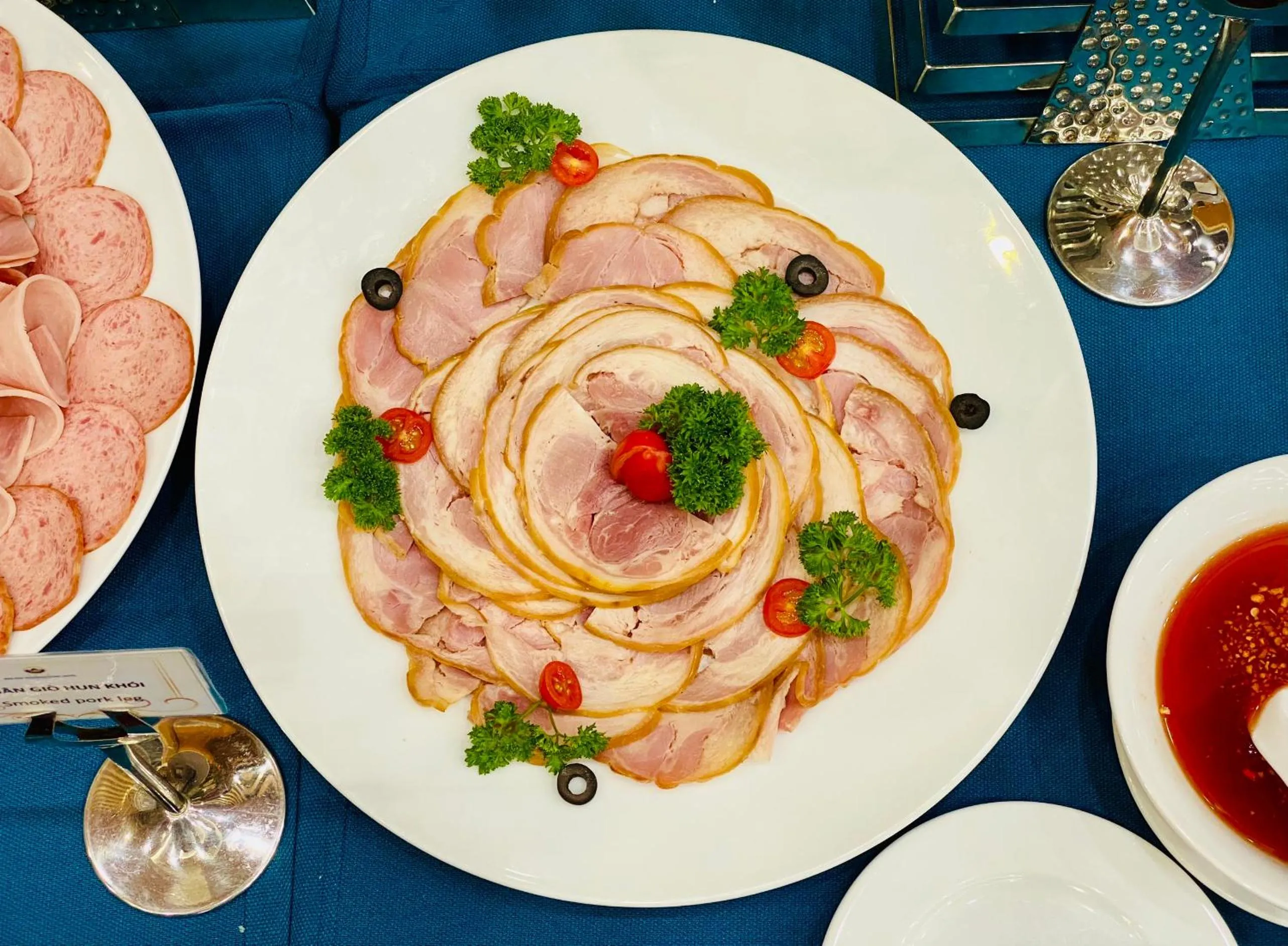 Restaurant/places to eat in Bao Son International Hotel