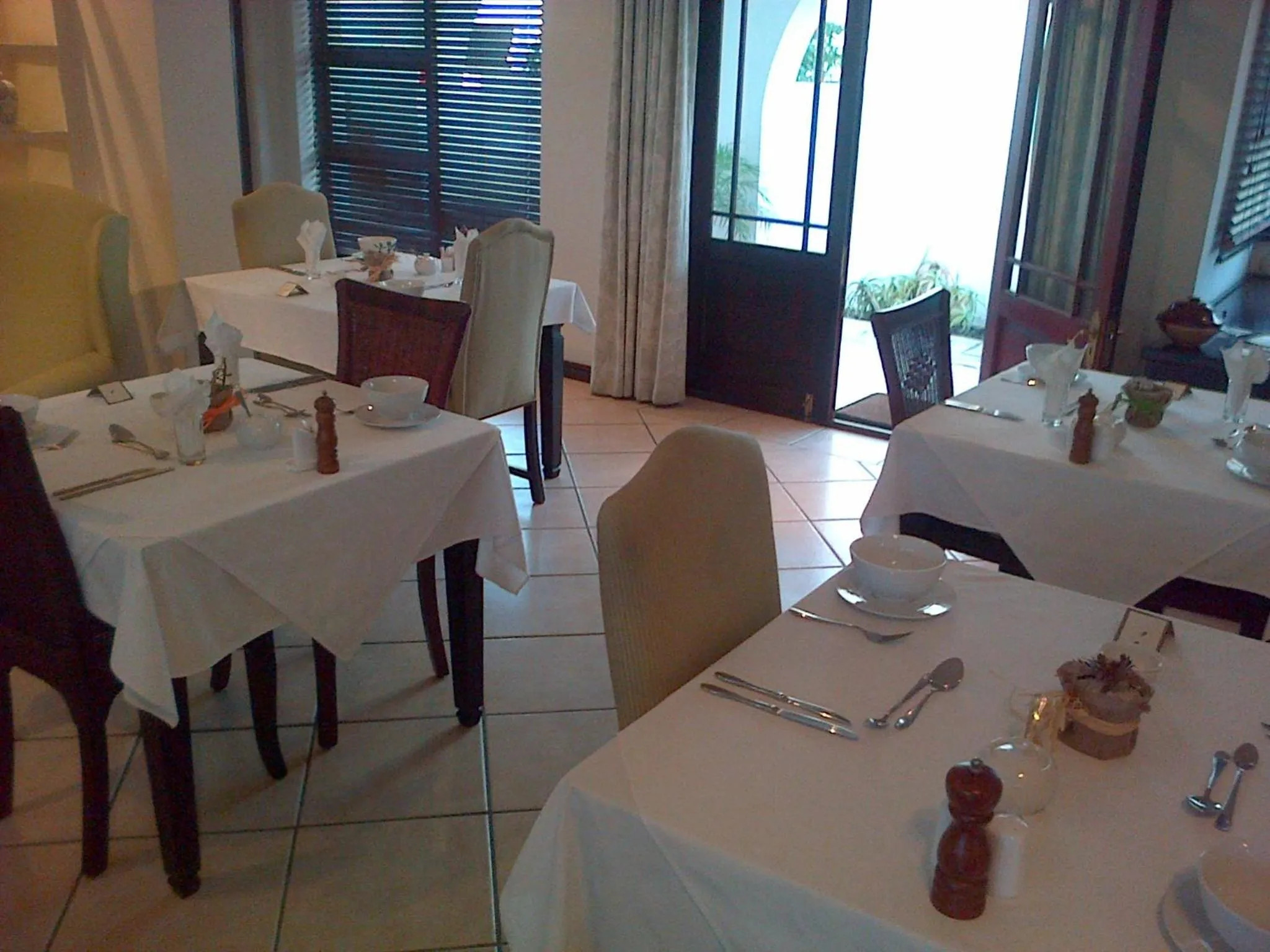 Restaurant/places to eat in Pelagus Guest House