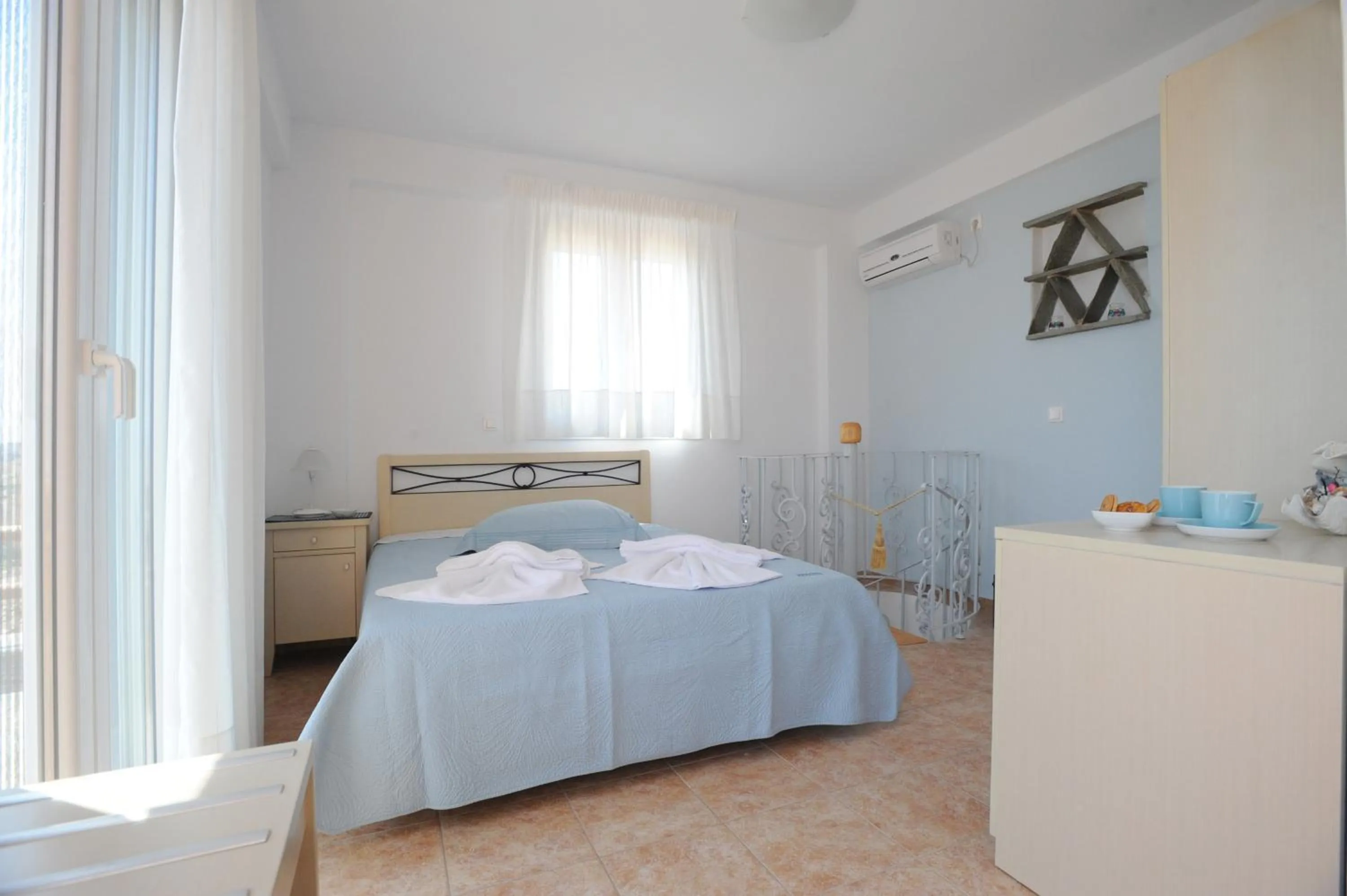 Bed in Aigaio Studios tinos