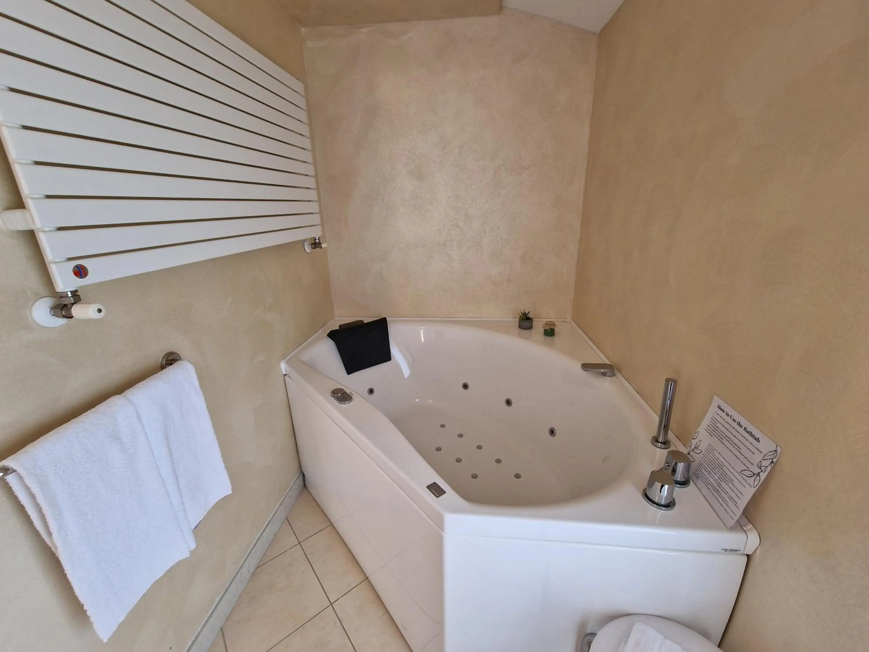 Bath in Hotel Villa Anthea