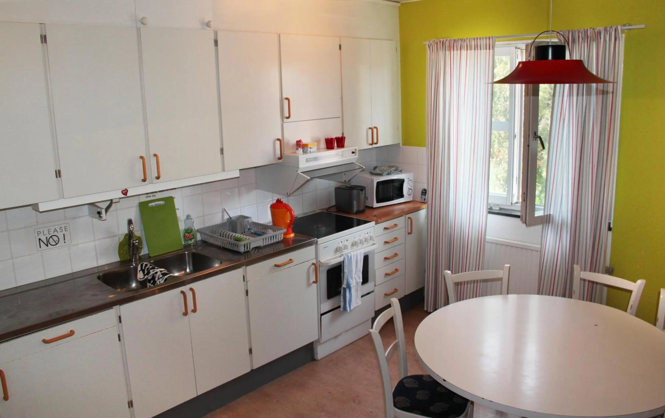 Communal kitchen in Svefi Vandrarhem - Hostel