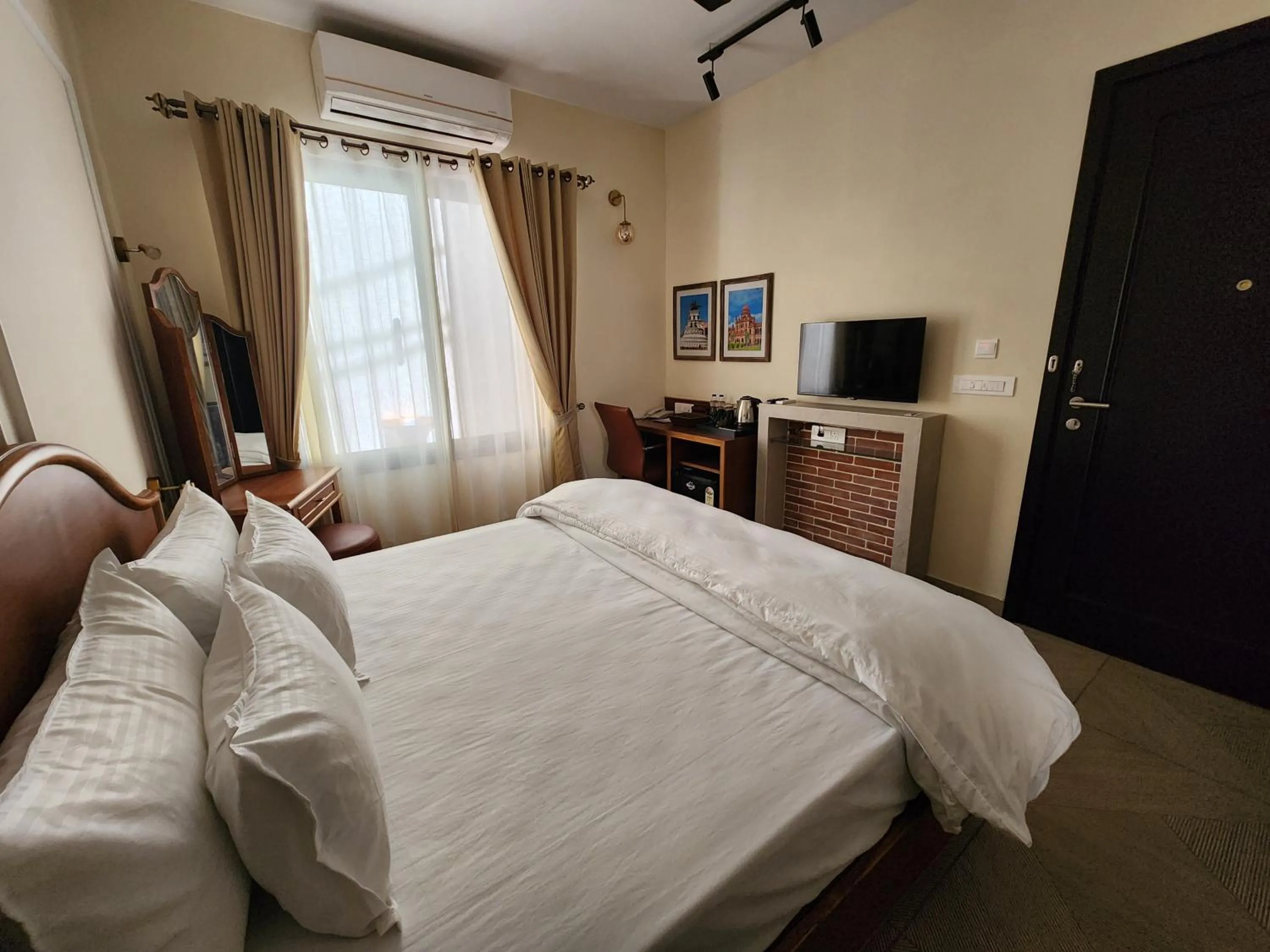 Bed in Stay Shaandaar - a boutique hideaway