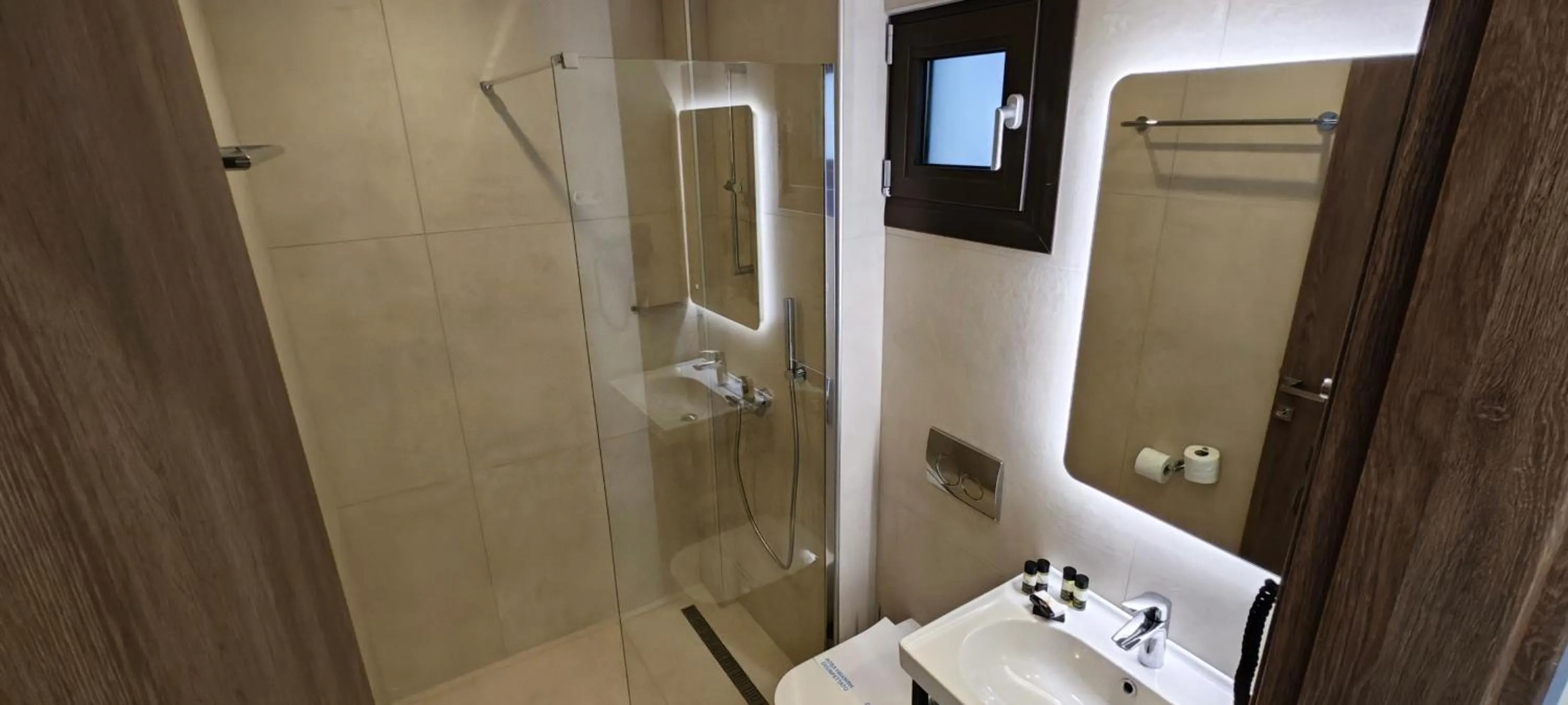 Bathroom in Sunset Hotel