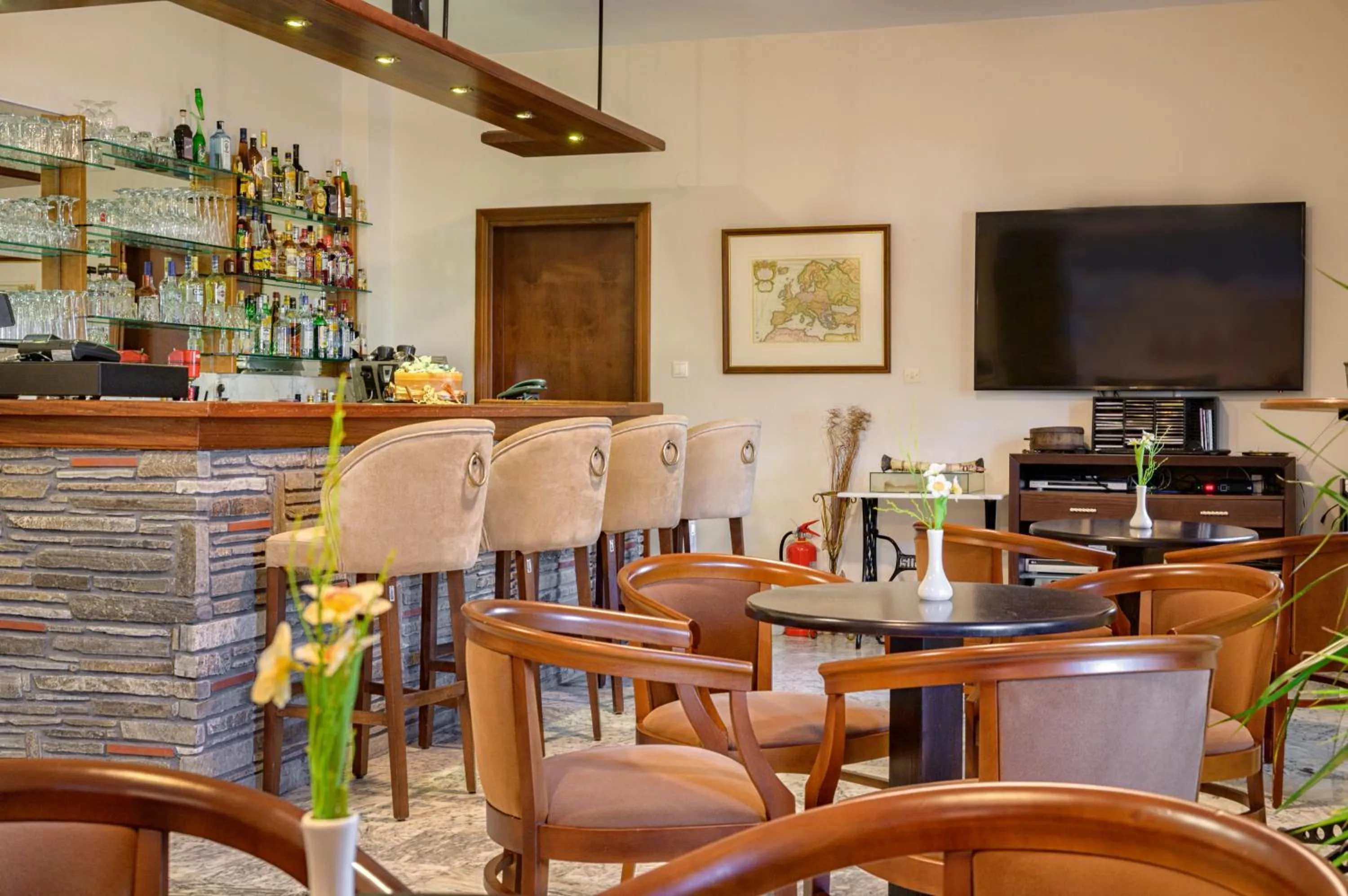 Lounge or bar in Sunset Hotel