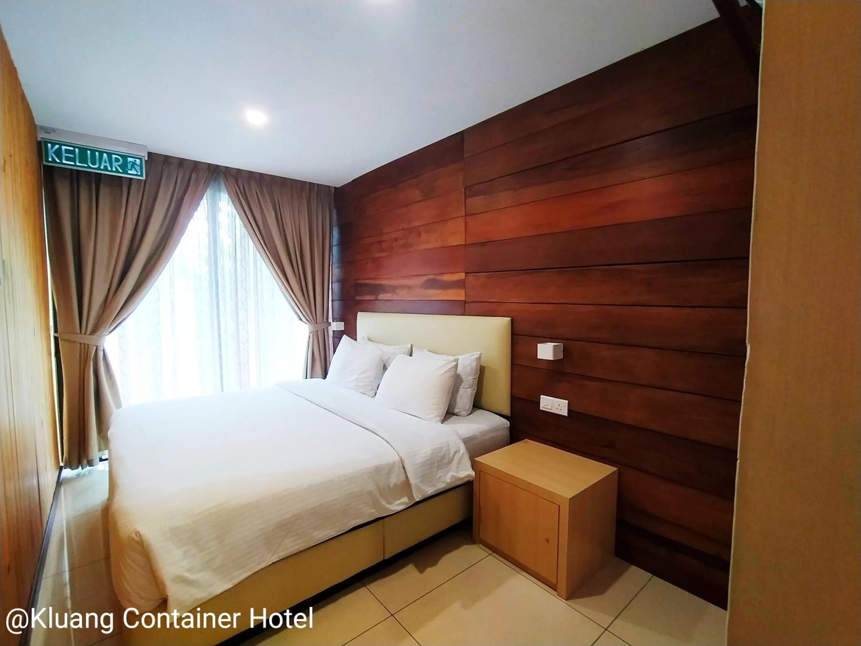 Bed in Kluang Container Swimming Pool Hotel
