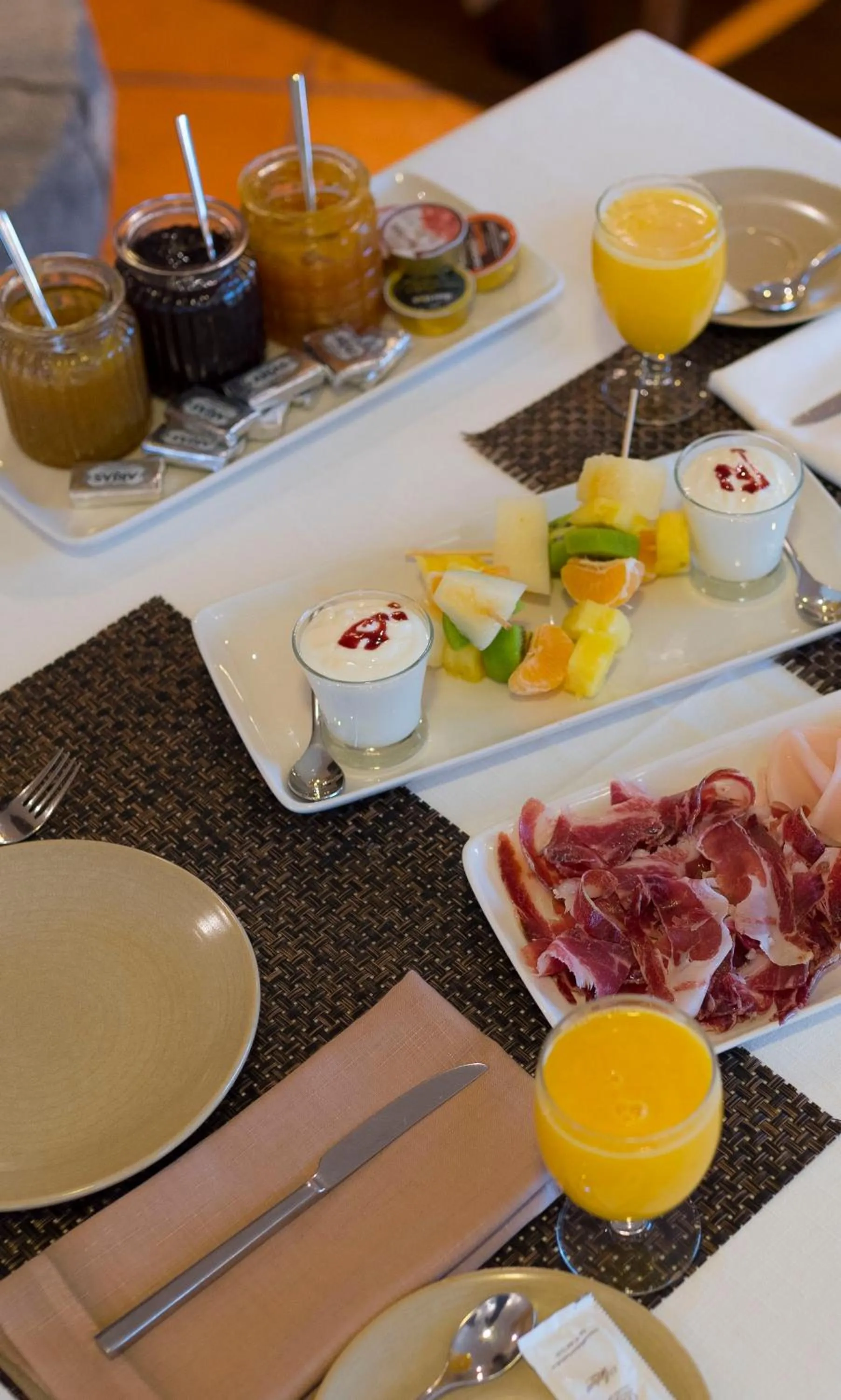 Restaurant/places to eat in Hotel Llano Tineo