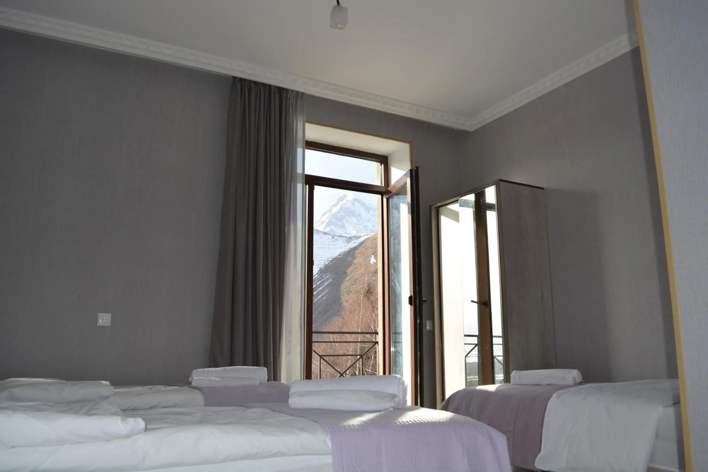 Triple Room with Balcony in Hotel Elegant Triple Room with Balcony in Hotel Elegant