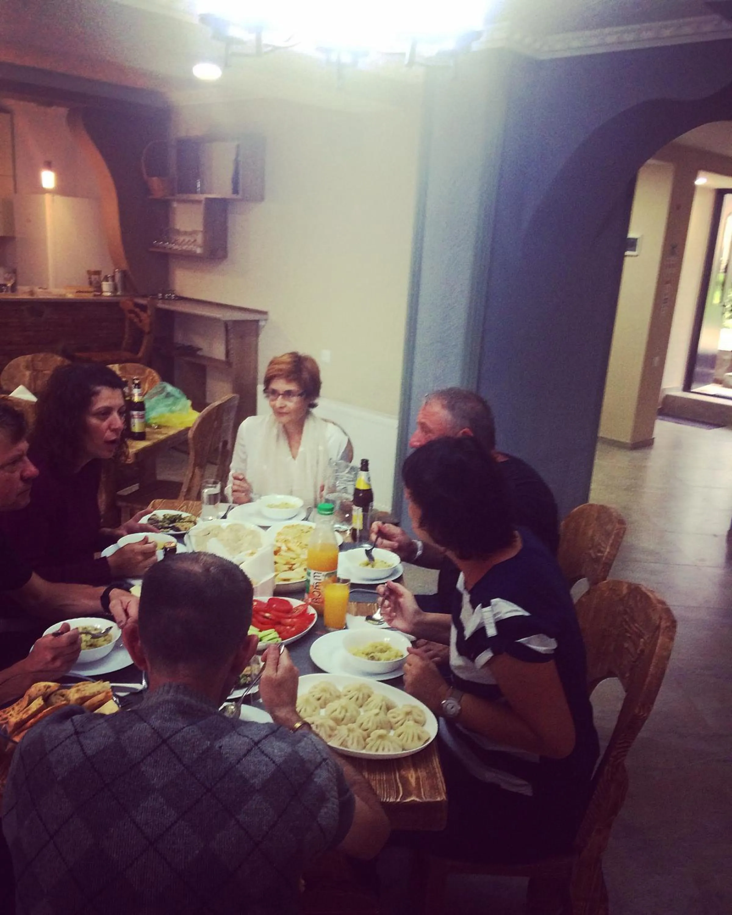 Communal lounge/ TV room in Hotel Elegant