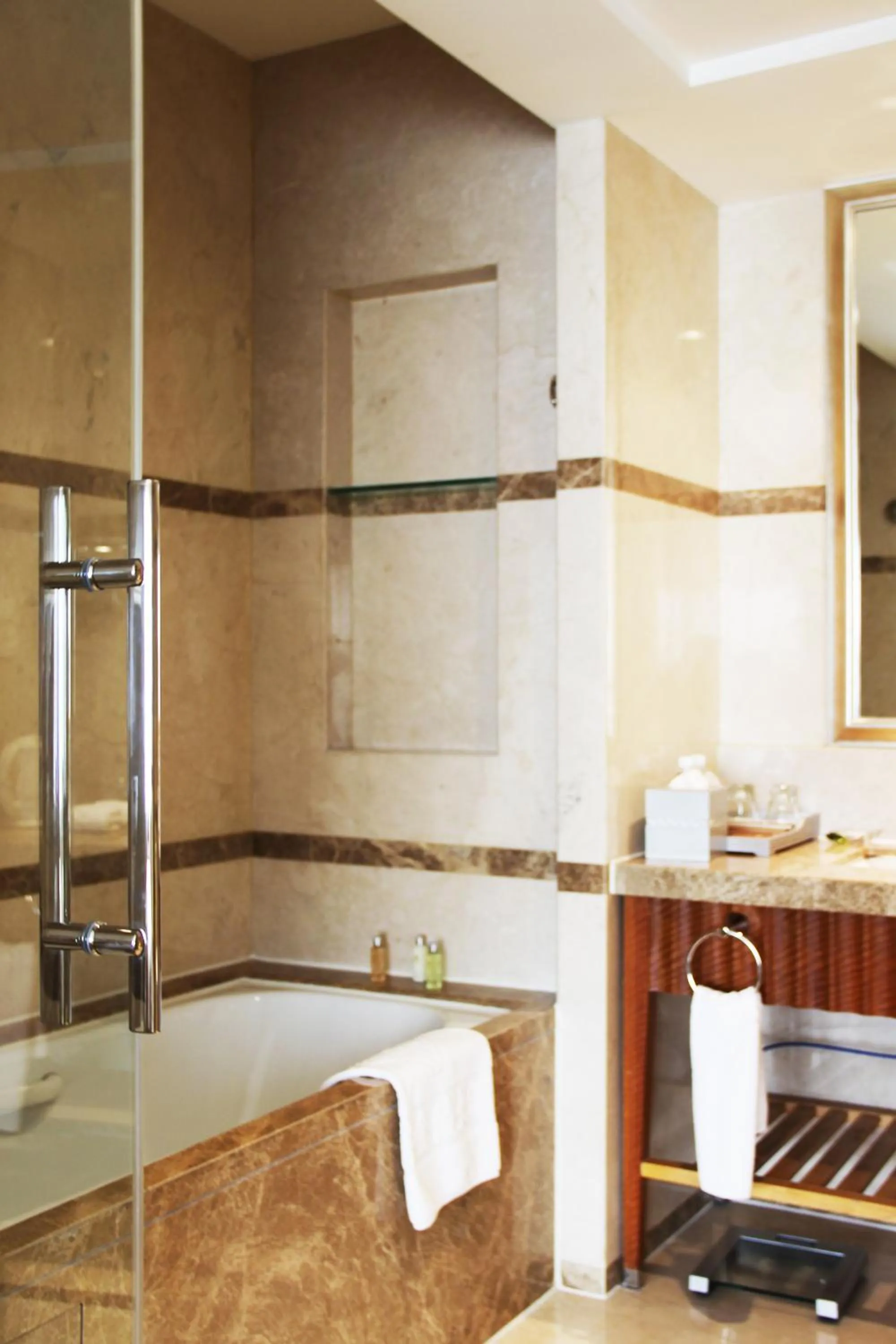 Bathroom in Glarun Jinling Hotel