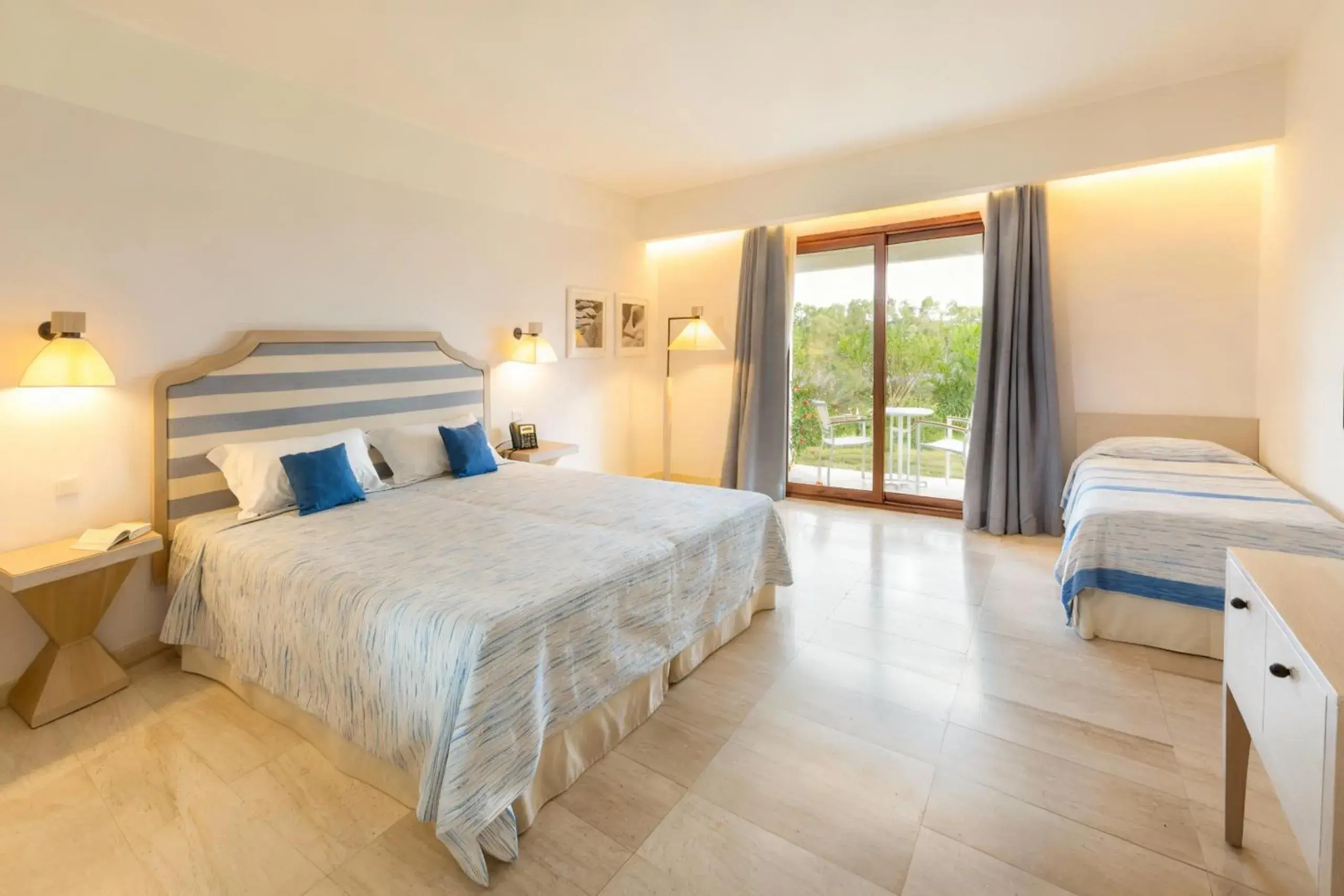 Comfort Triple Room in Grande Baia Resort & Spa Comfort Triple Room in Grande Baia Resort & Spa