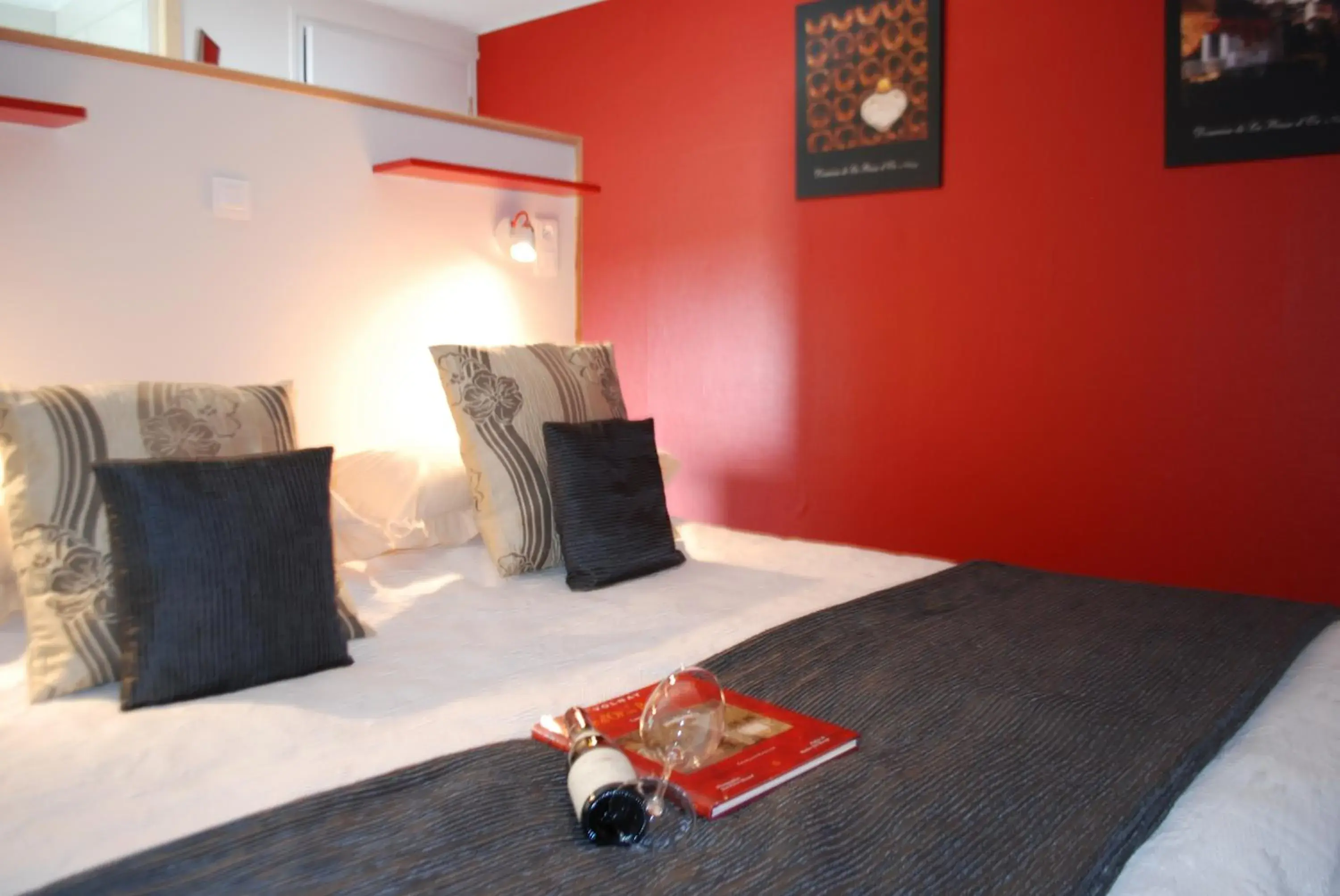 Standard King Room in Le Ranch des Lacs Standard King Room in Le Ranch des Lacs