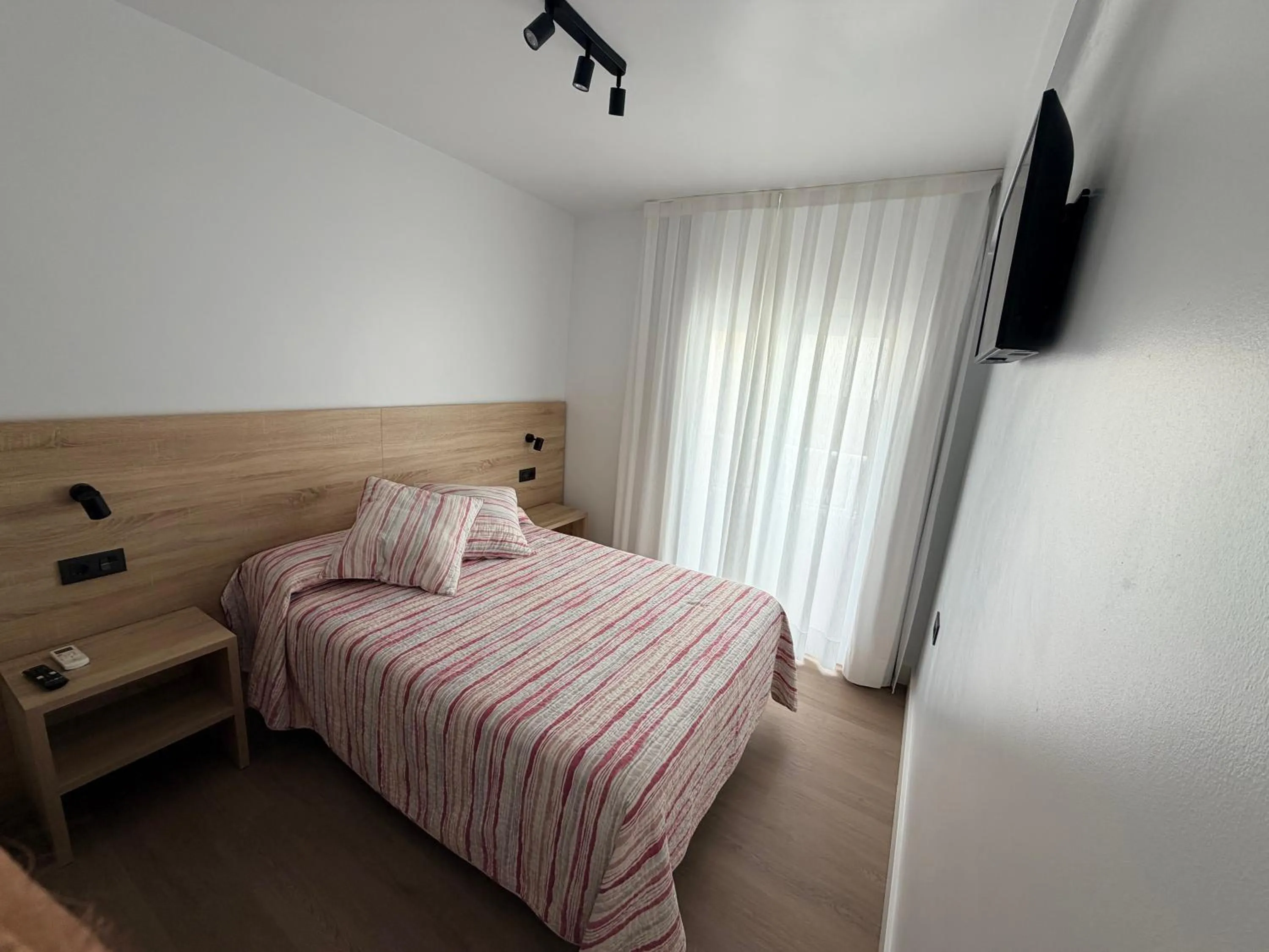 Bedroom, Bed in Hostal Juan Carlos