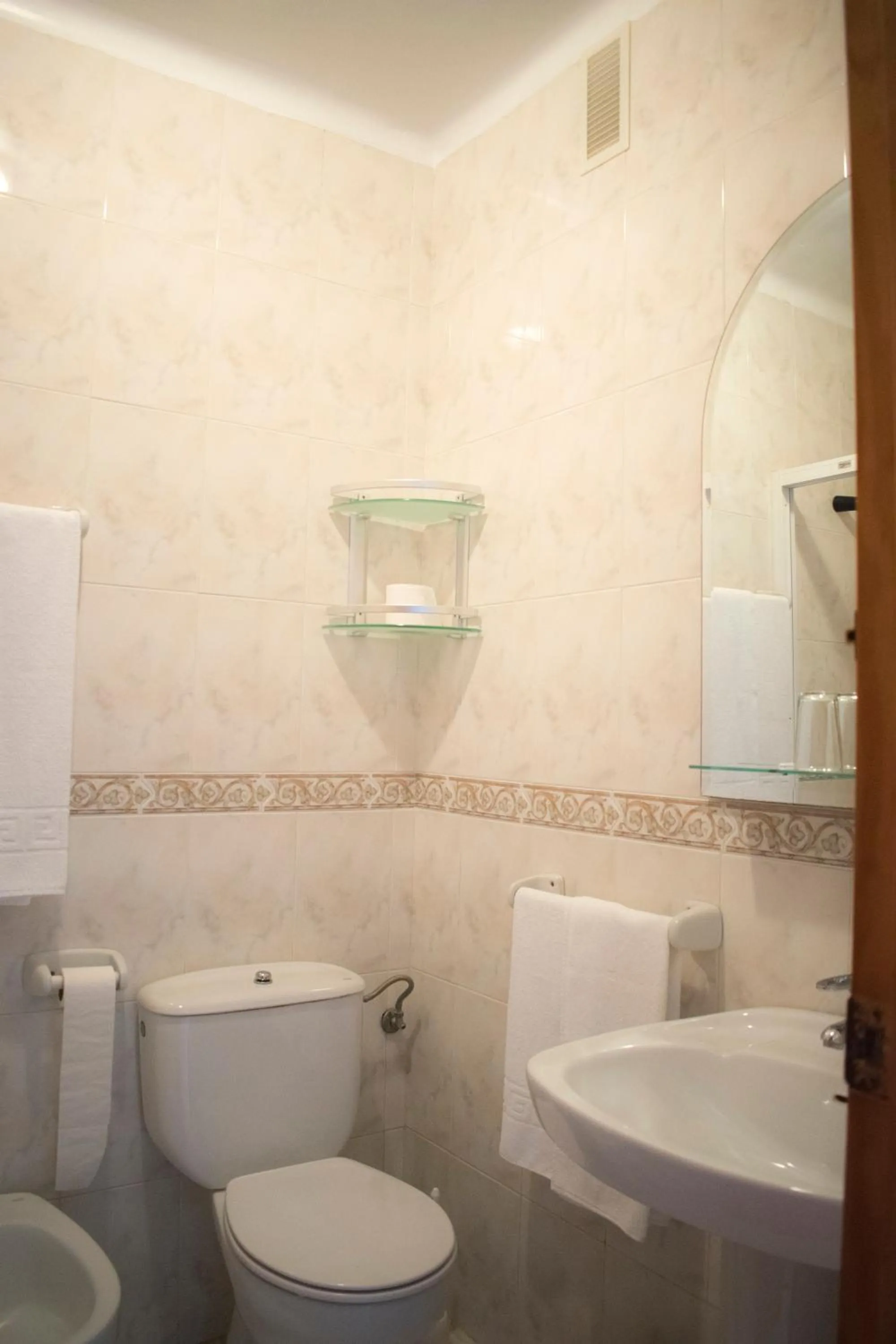 Bathroom in Hostal Juan Carlos