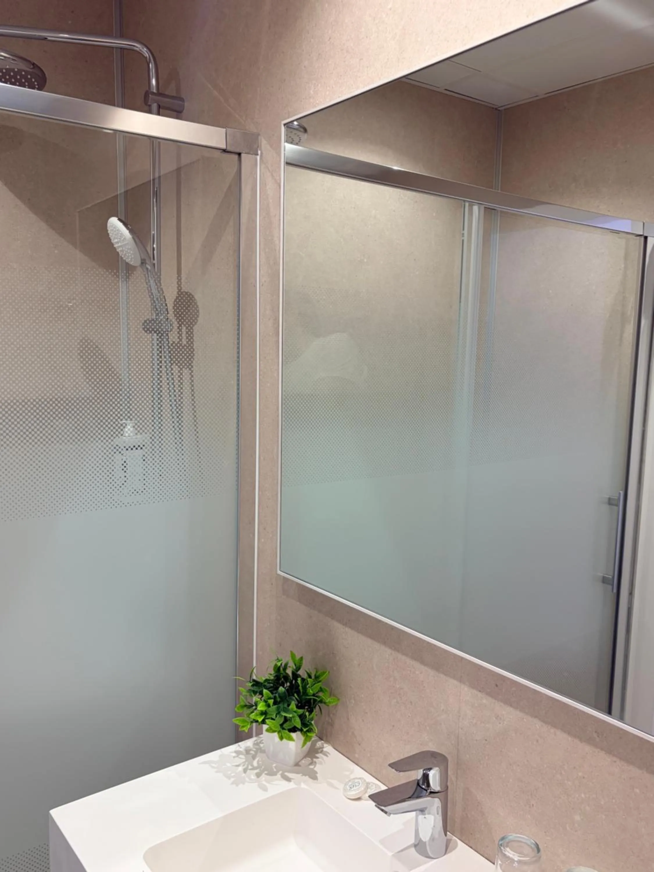 Bathroom in Hostal Juan Carlos