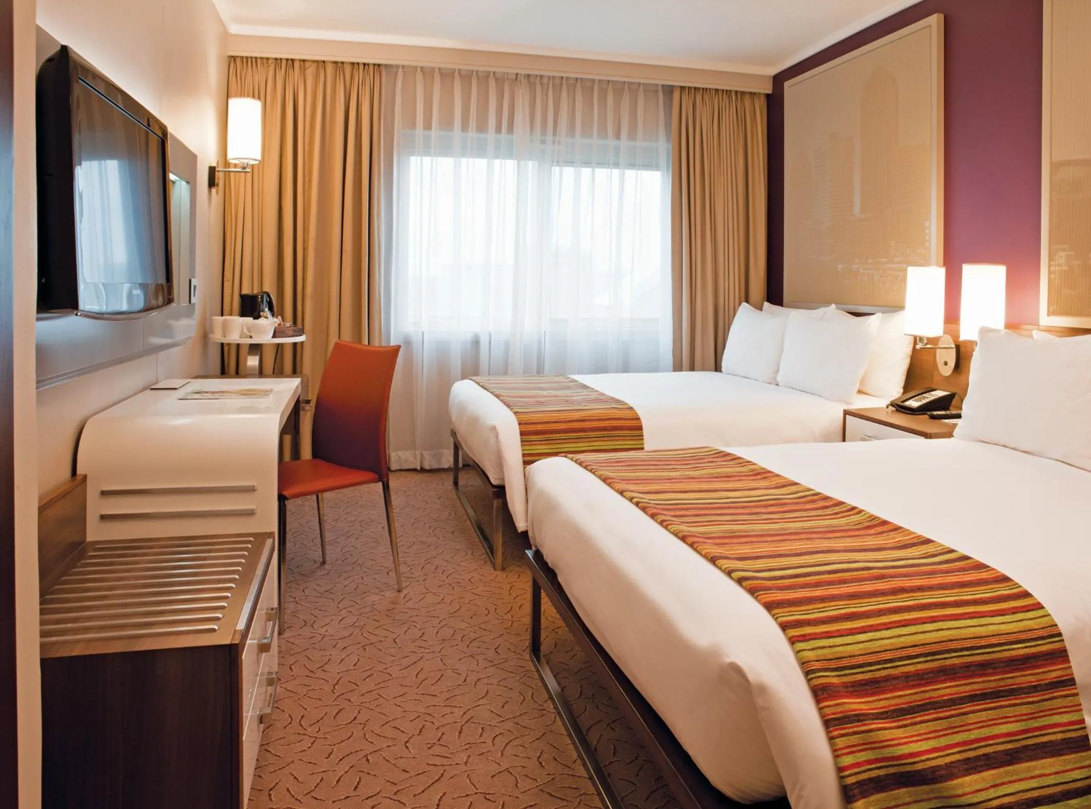 Bedroom, Bed in Garden Court Sandton City