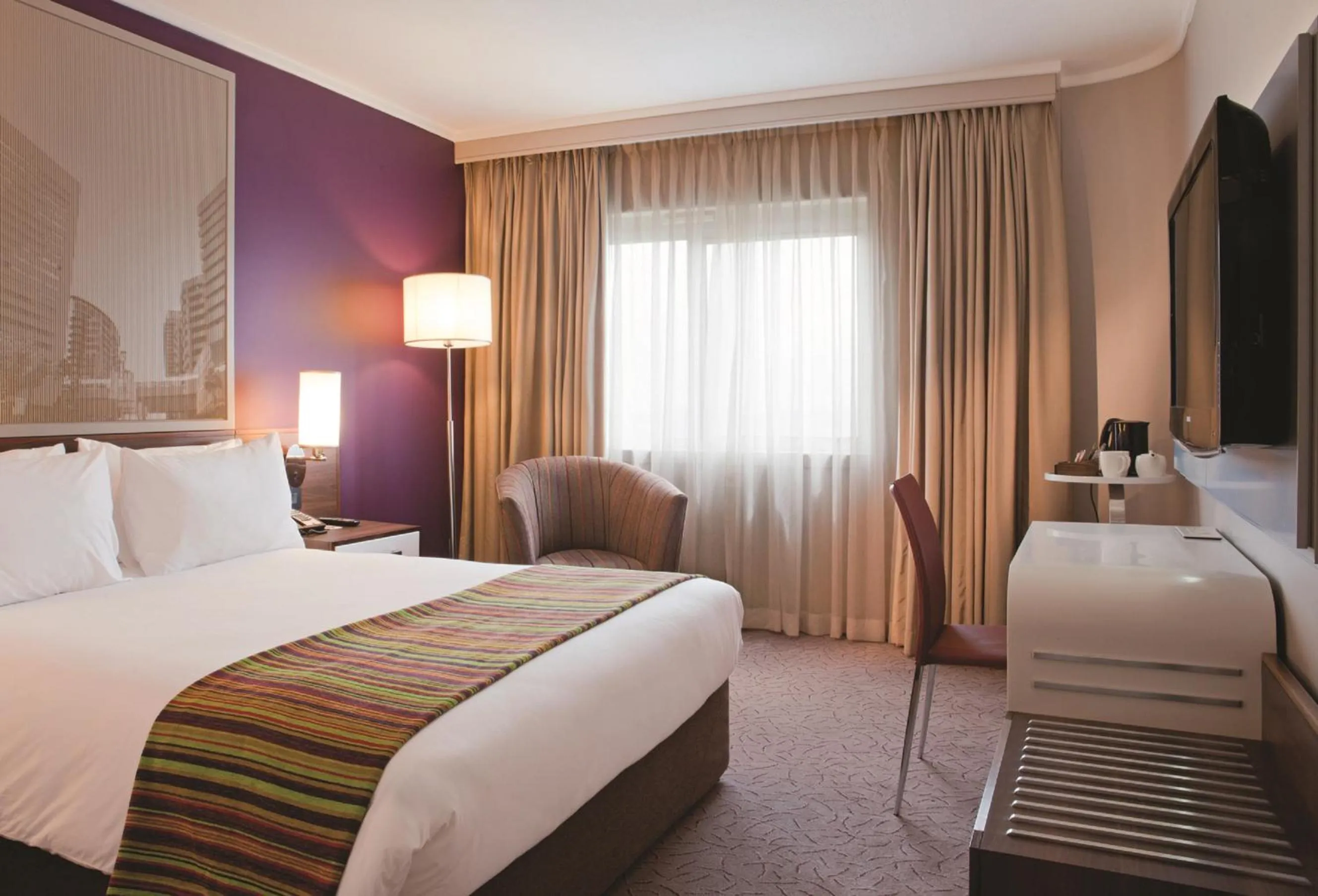 Bedroom, Bed in Garden Court Sandton City