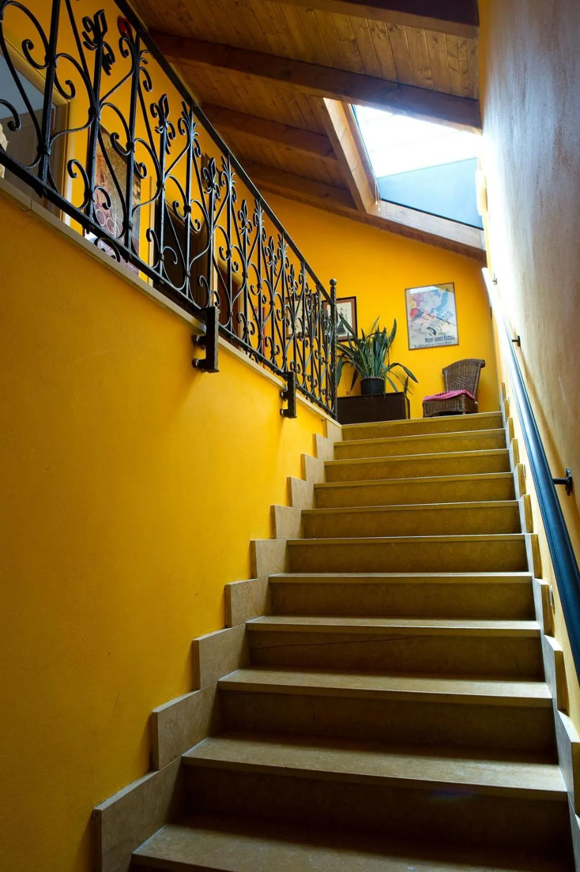 Decorative detail in Albergo Cavallino