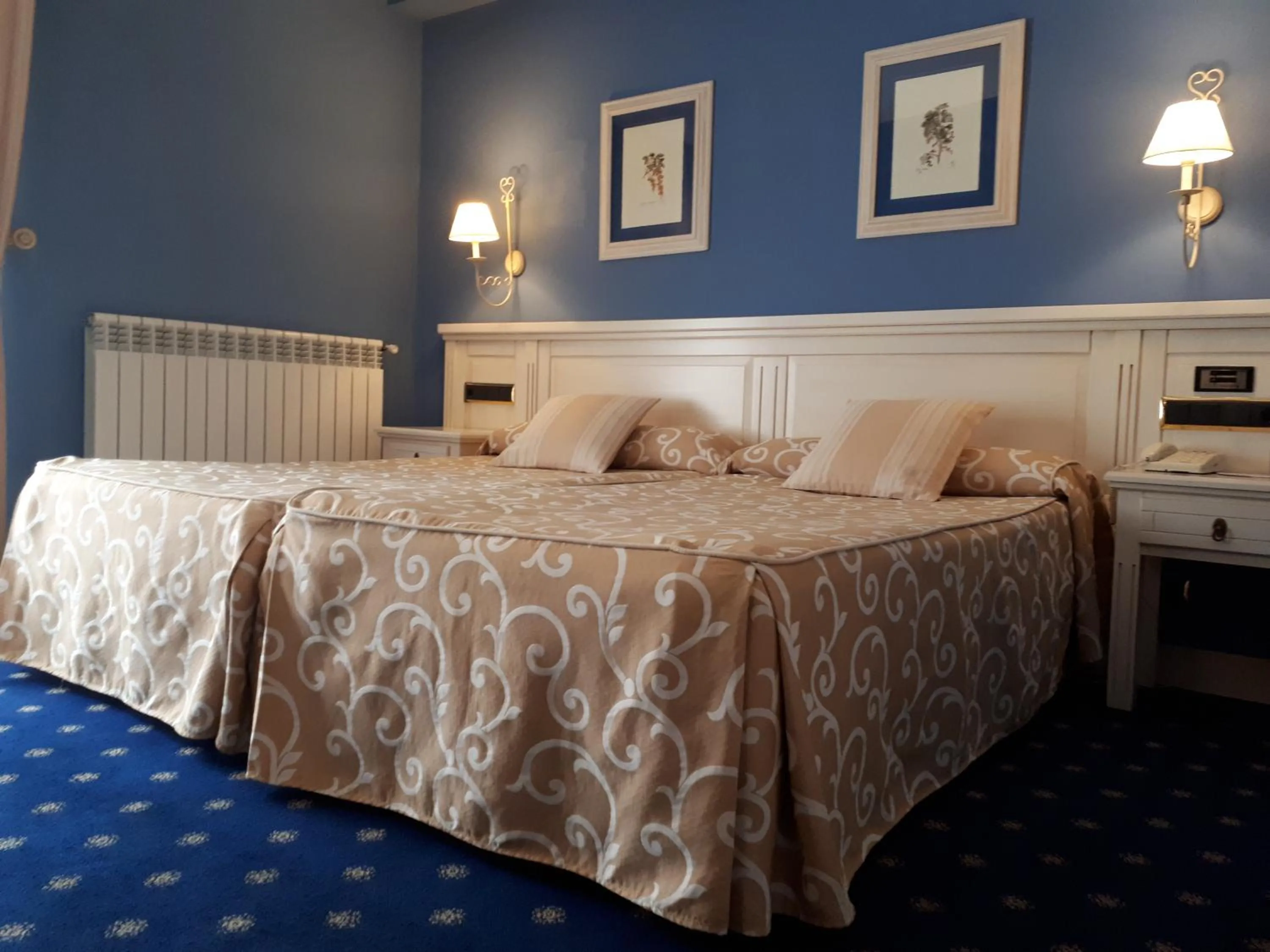 Photo of the whole room, Bed in Hotel Leonor Mirón