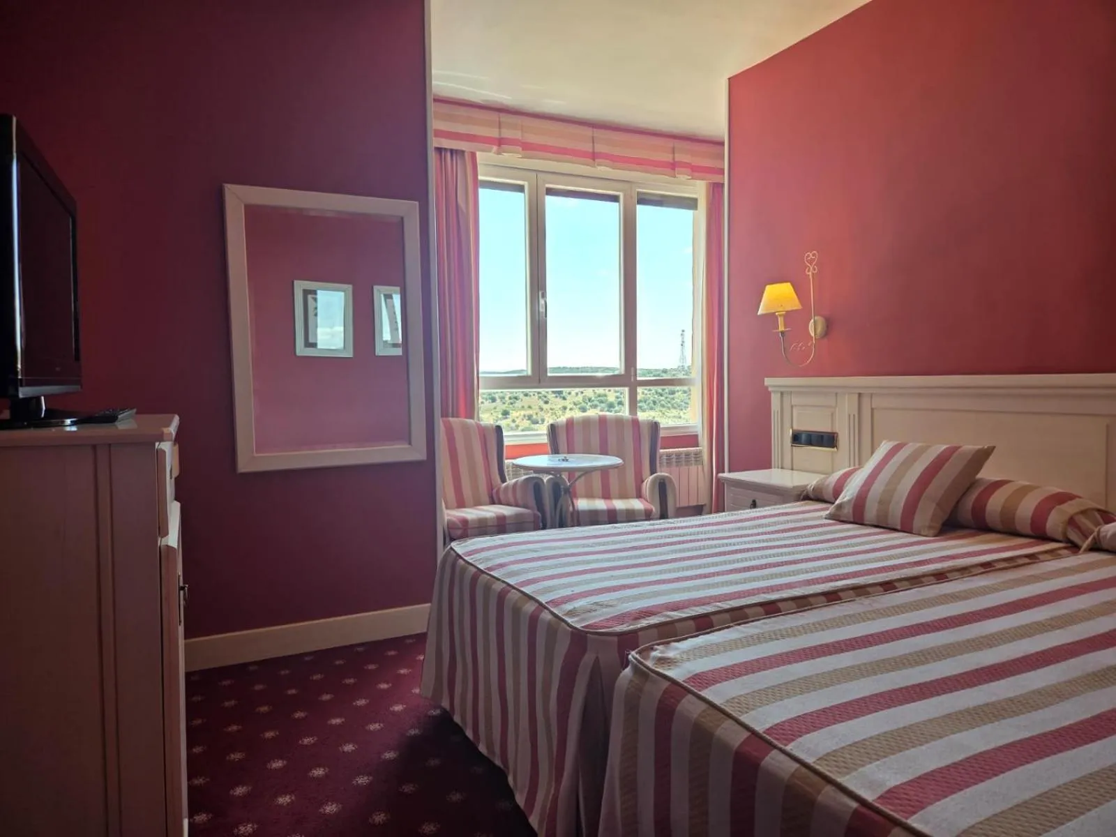 Bed in Hotel Leonor Mirón