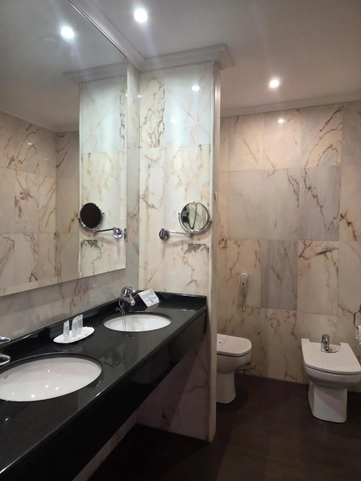 Hot Tub in Hotel Leonor Mirón