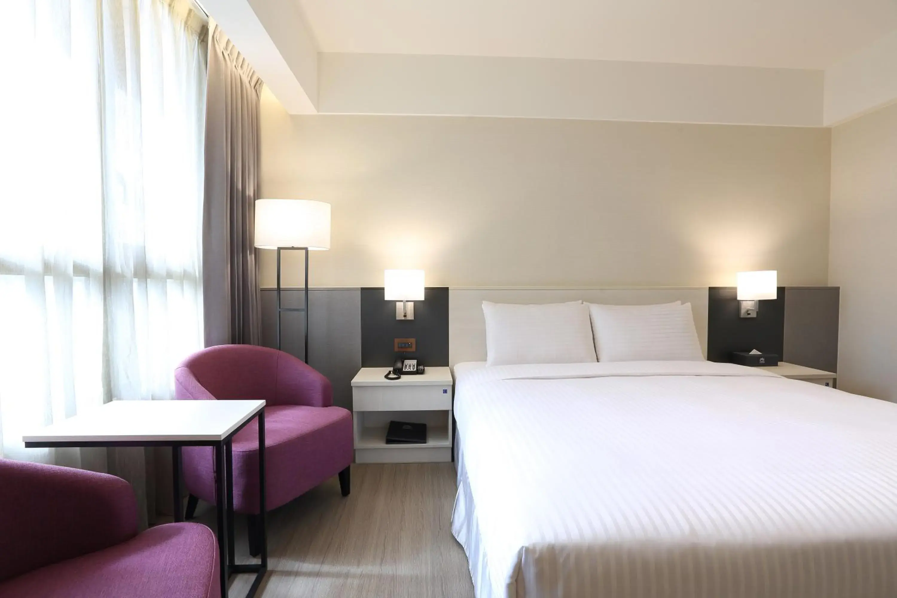 Queen Room in Full Kind Hotel Queen Room in Full Kind Hotel